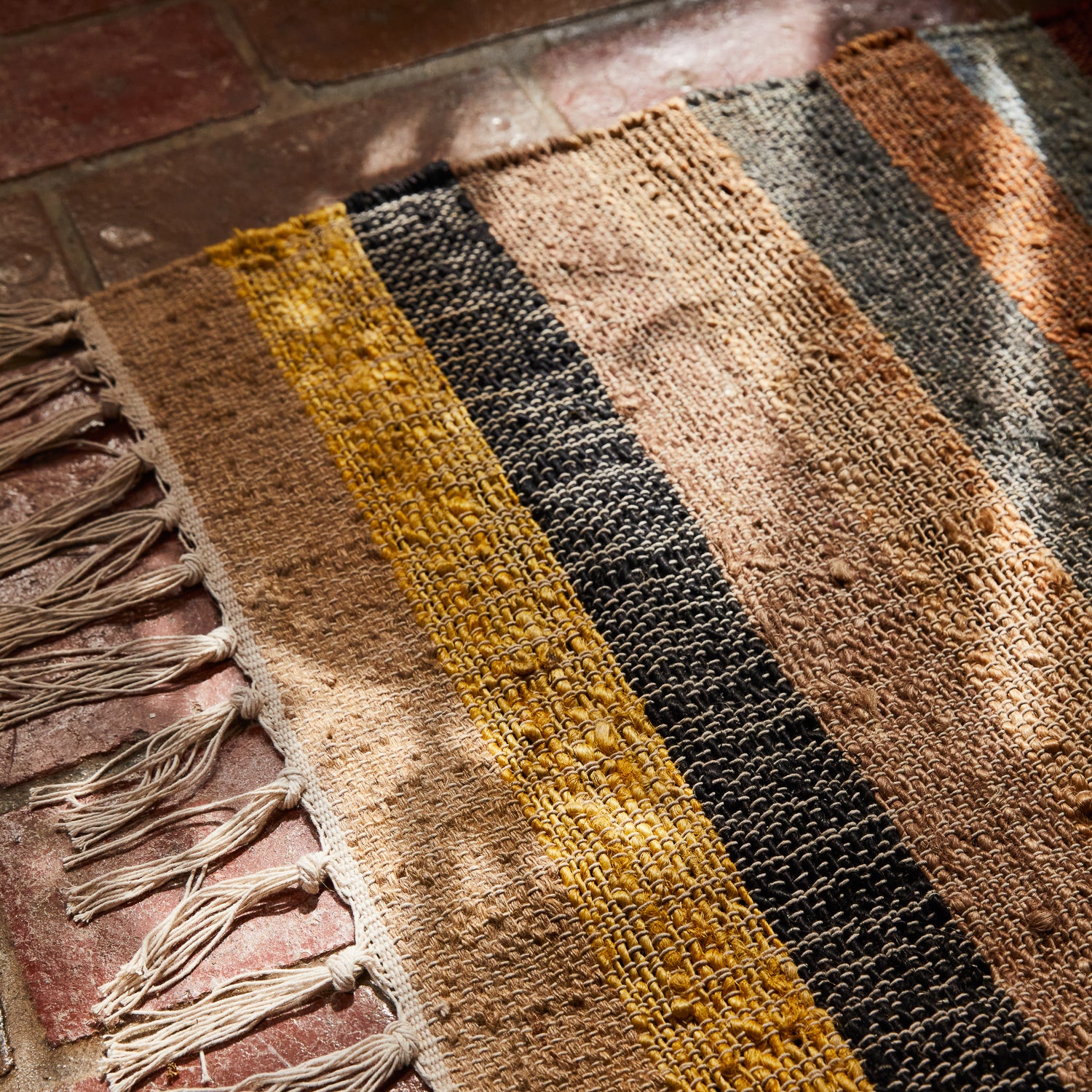 Valorie Handmade Jute Rug - Natural Eco-Friendly Braided Area Rug for Living Room, Bedroom & Boho Decor - Perfect for Home, Office & Indoor Use