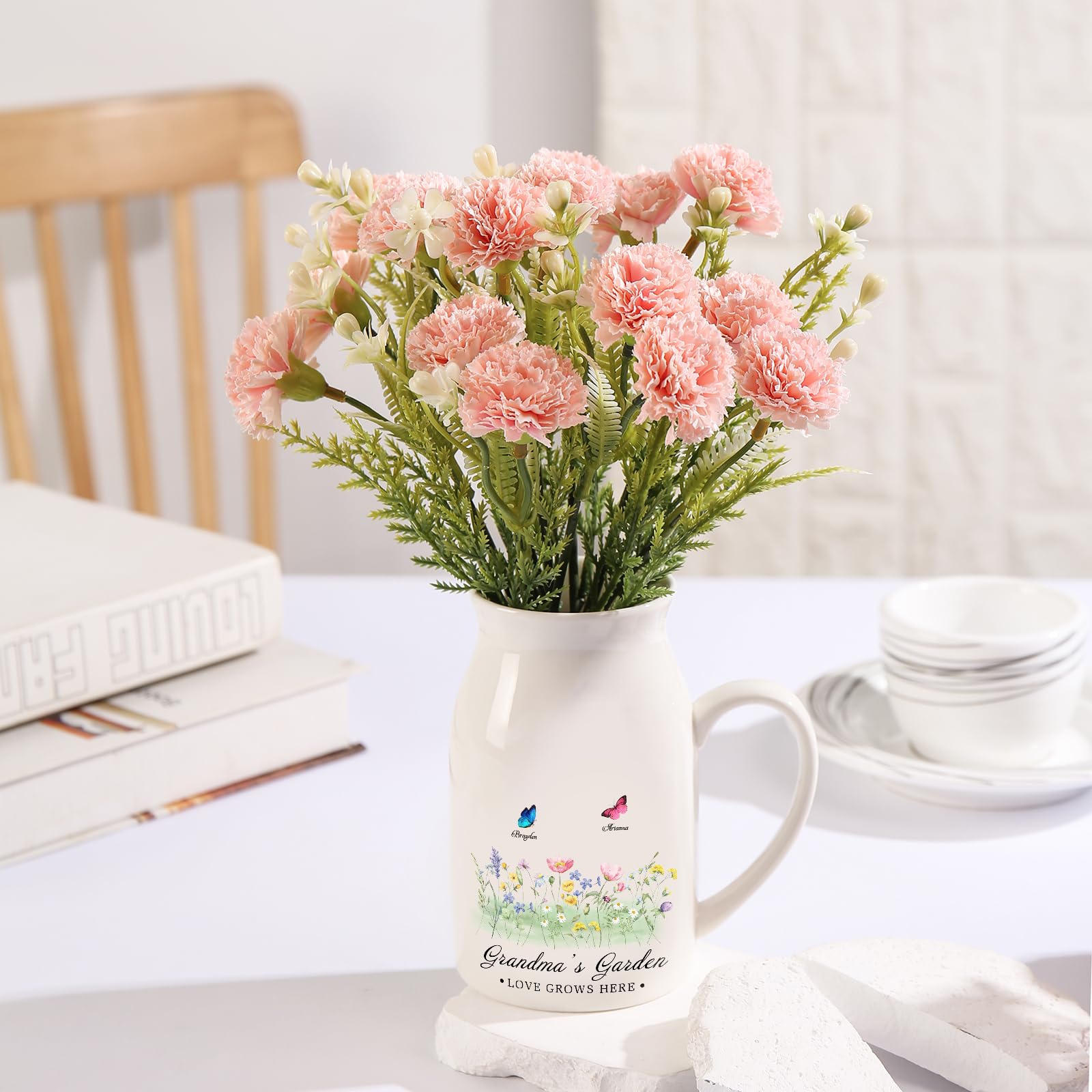 Personalized White Ceramic Vase with 2-10 Names - Flower Vase Gift for Mom & Grandma - Mother's Day, Birthday, Christmas Present - Modern Small Decorative Vase for Tulips & Flowers (Style 1) - Perfect for Home Decor, Wedding Centerpieces, and Thoughtful Gift Giving