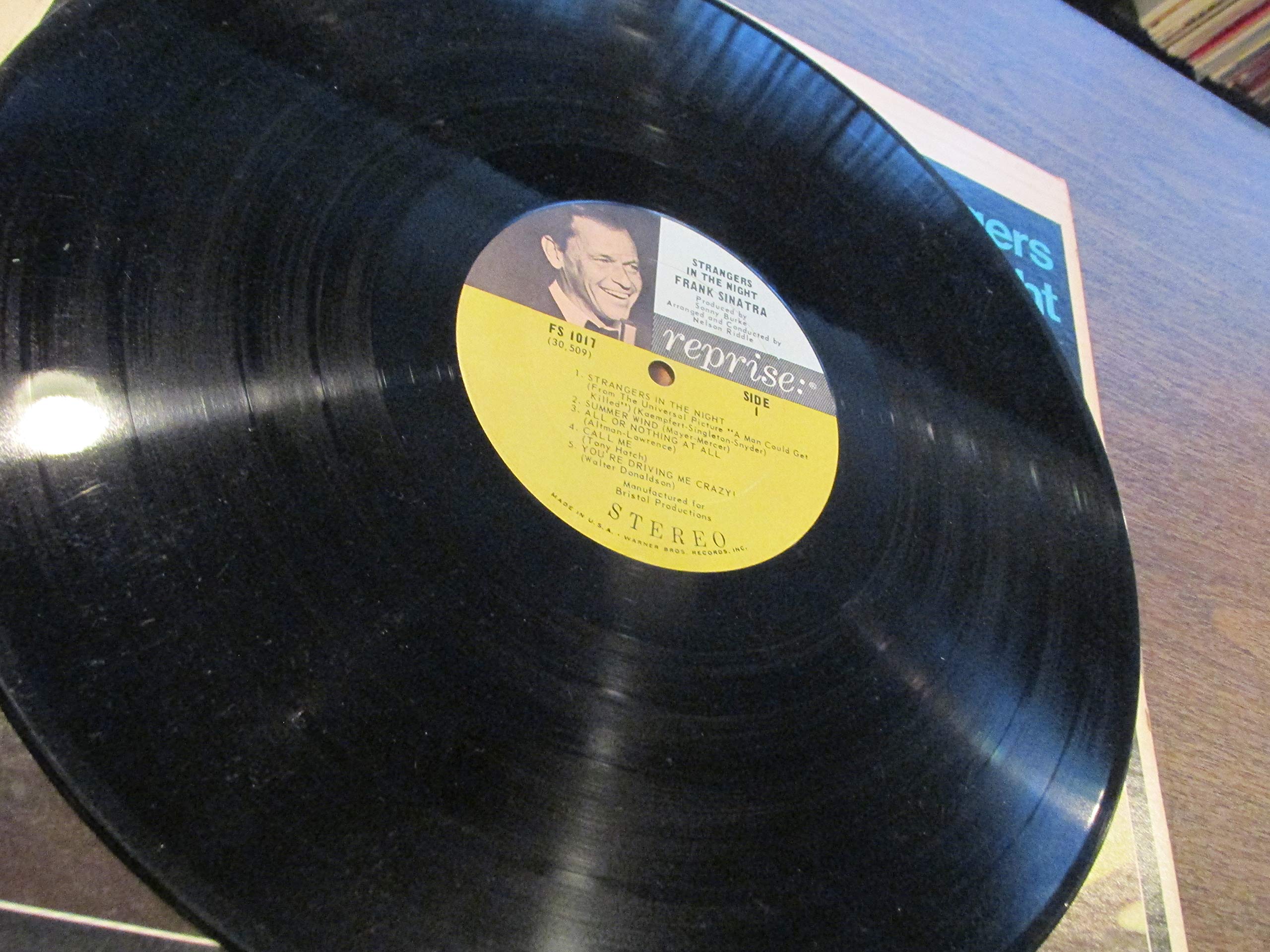 Strangers In The Night Expanded Edition CD | Frank Sinatra Classic Album | Perfect for Jazz Lovers & Vinyl Collectors | Great for Romantic Evenings & Dinner Parties