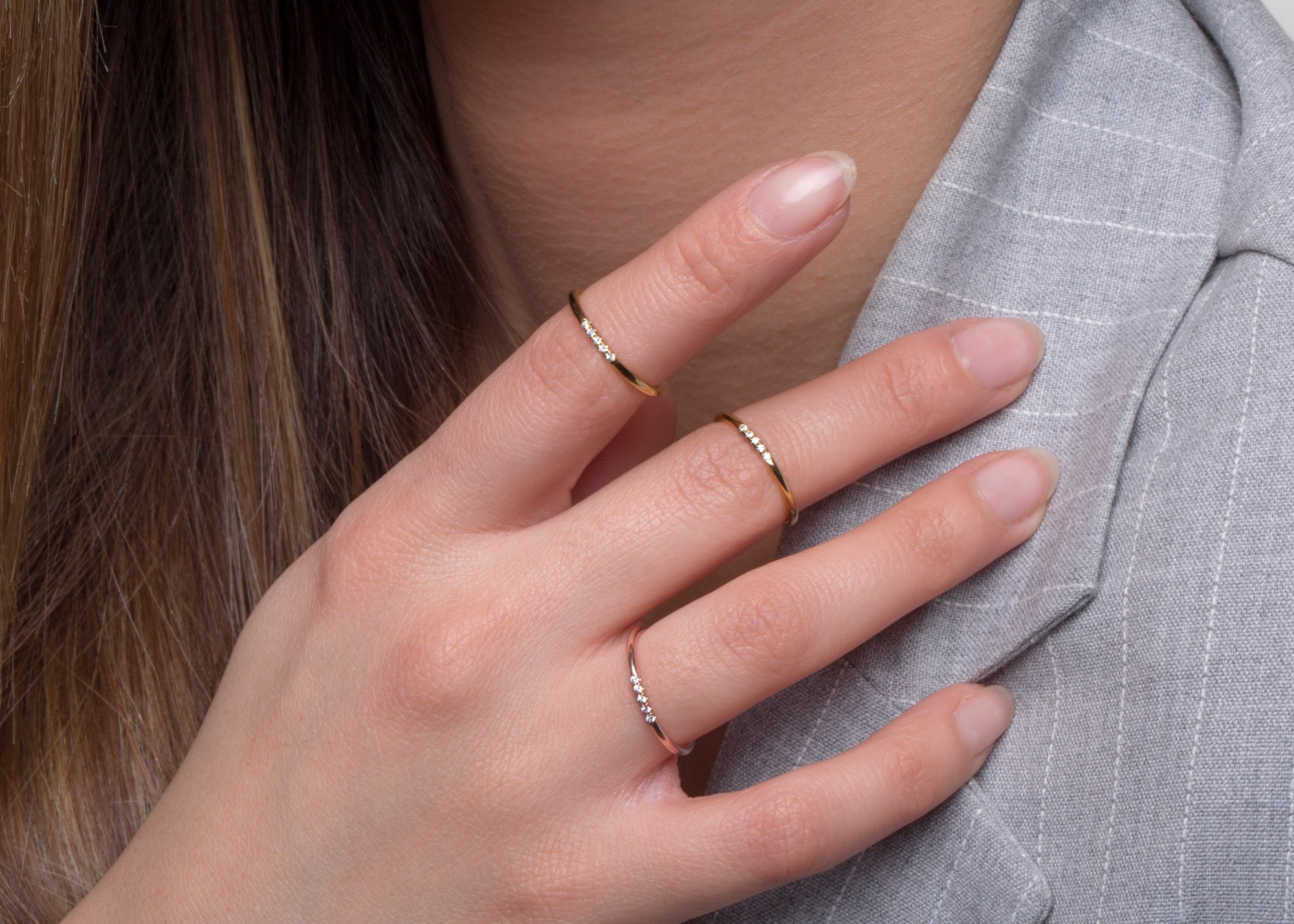 Elegant 14K Solid Gold 5 Diamond Skinny Ring - Thin Diamond Band, Midi Ring, Knuckle Ring for Women - Perfect for Everyday Wear, Gift Giving & Special Occasions