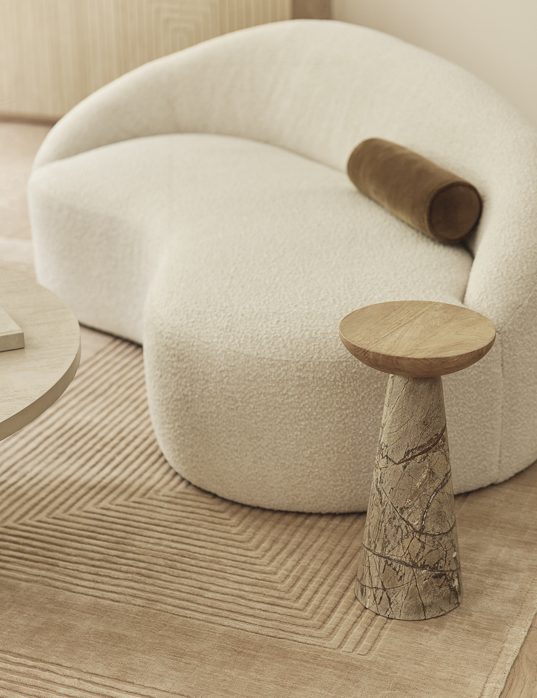 Killian Round Side Table - Modern End Table for Living Room, Bedroom, or Office - Perfect for Coffee, Lamps, and Decor