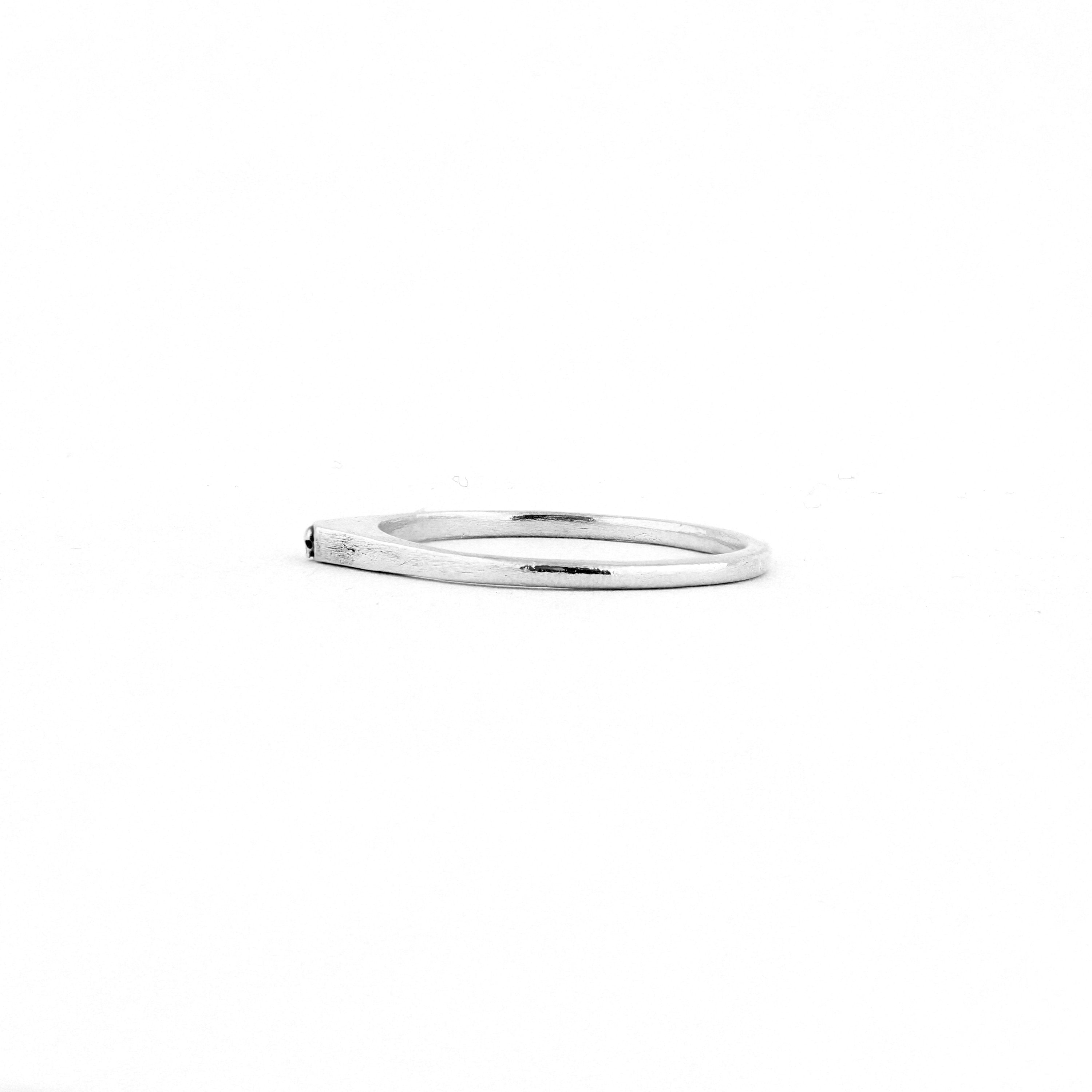 Stylish Thin Micro Skull Ring for Men & Women - Gothic Punk Jewelry Accessory - Perfect for Halloween, Concerts, and Everyday Edgy Fashion