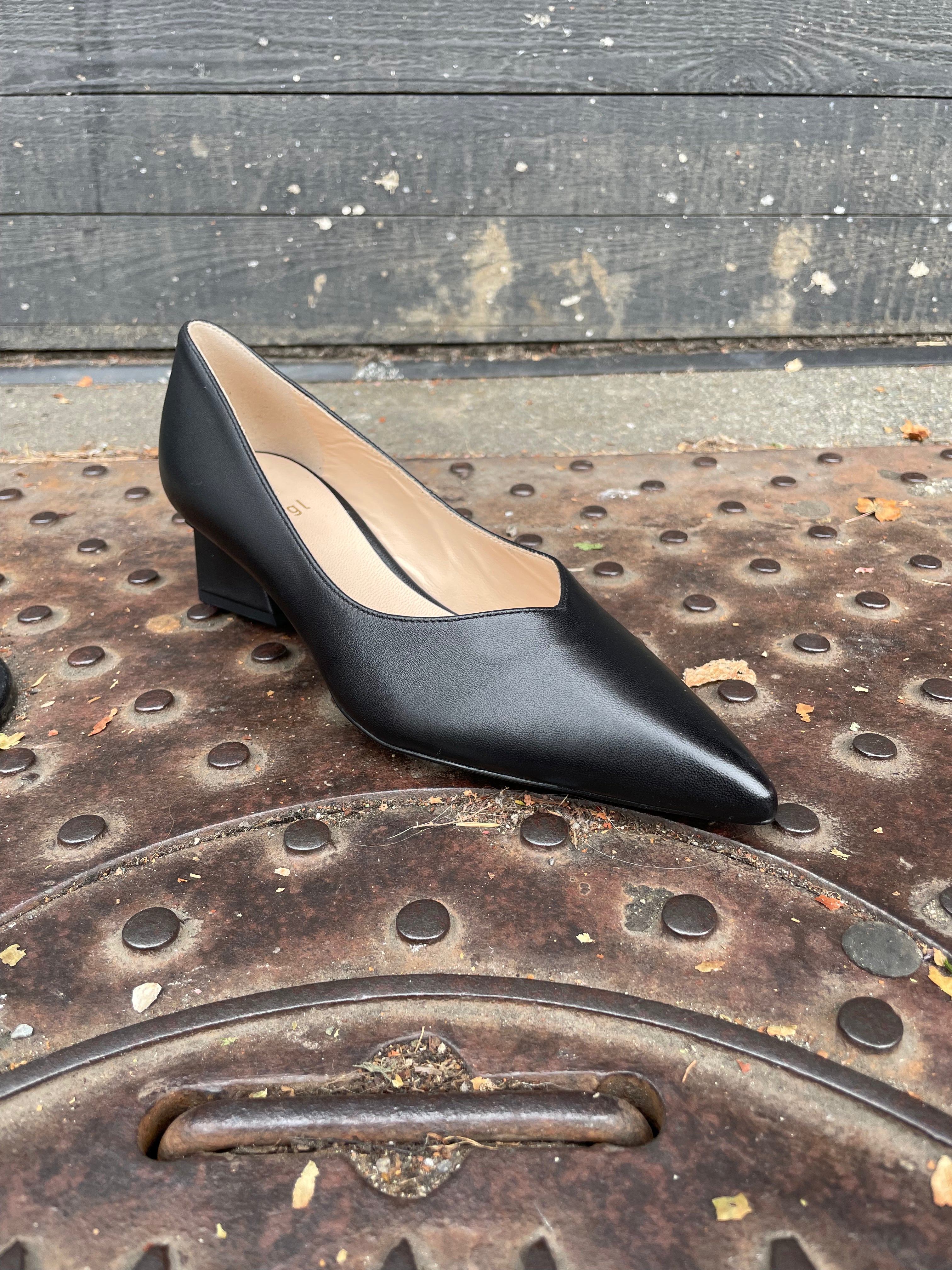 104500 Black Pump - High Heel Dress Shoes for Women, Comfortable & Stylish for Parties, Weddings & Office Wear