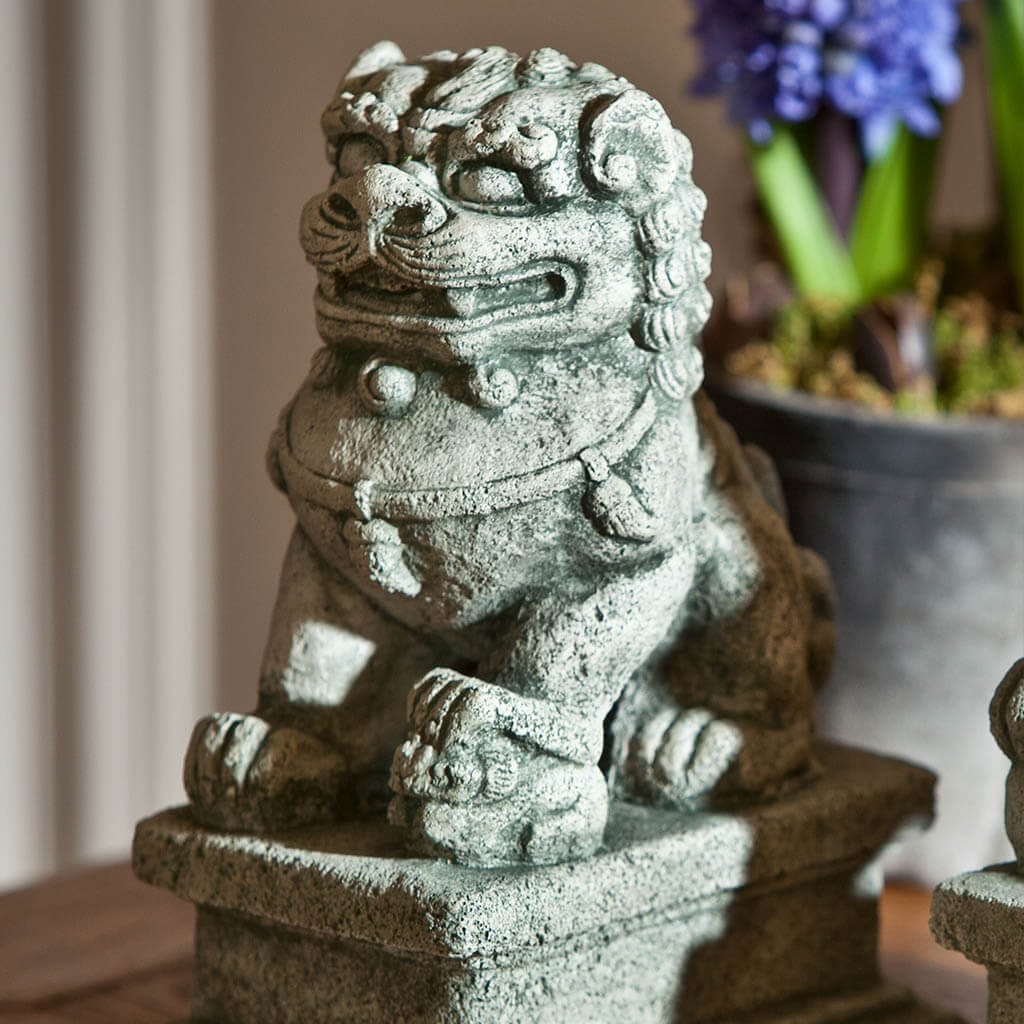 Campania International Small Temple Foo Dog Left Statue - Feng Shui Guardian Statue for Home & Office Decor, Perfect for Living Room, Garden, or Entryway Protection