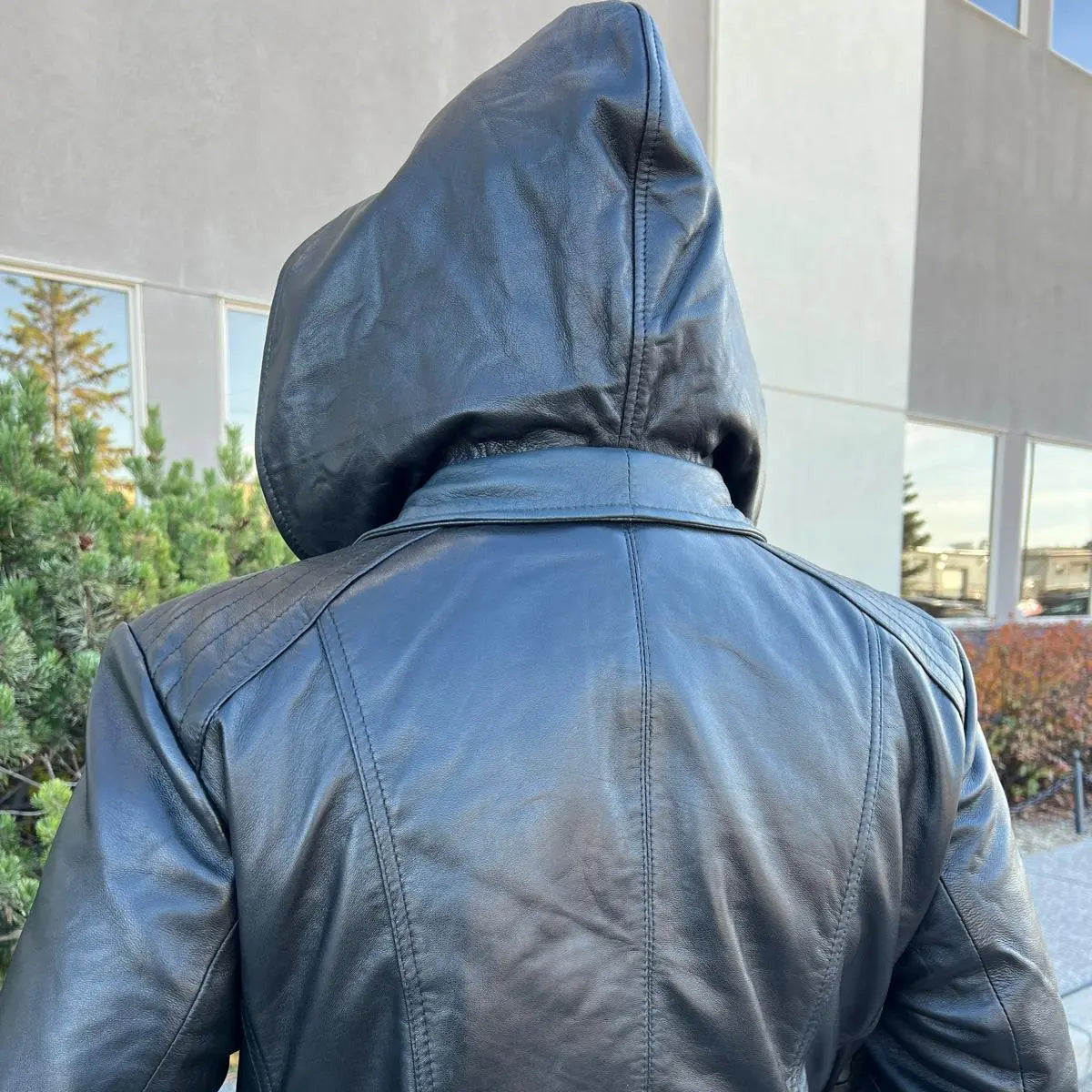 Premium Genuine Sheepskin Leather Jacket with Detachable Hood - Stylish & Warm for Fall, Winter Outdoor Adventures