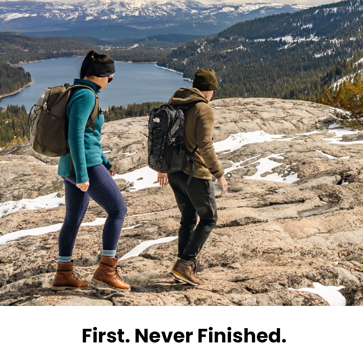 Smartwool Men's Hiking Socks - Light Cushion Crew Socks for Outdoor Adventures, Trekking & Camping - Moisture-Wicking Merino Wool Socks for All-Day Comfort