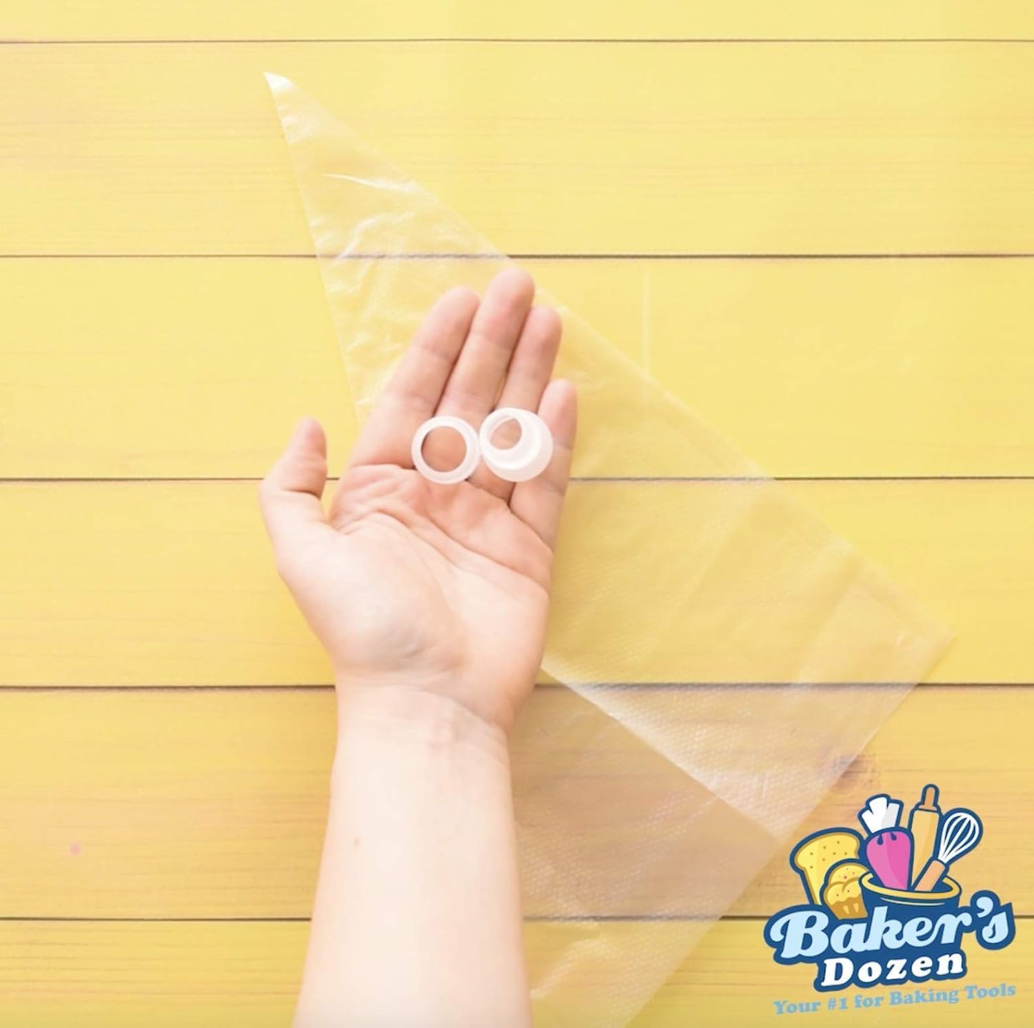 100 Disposable Pastry Bags 12 Inch - Heavy Duty Extra Thick Piping Bags with 1 Coupler & 2 Ties - Anti-Burst Non-Slip Cake Decorating Supplies for Baking, Cupcakes, Cookies & Dessert Decoration