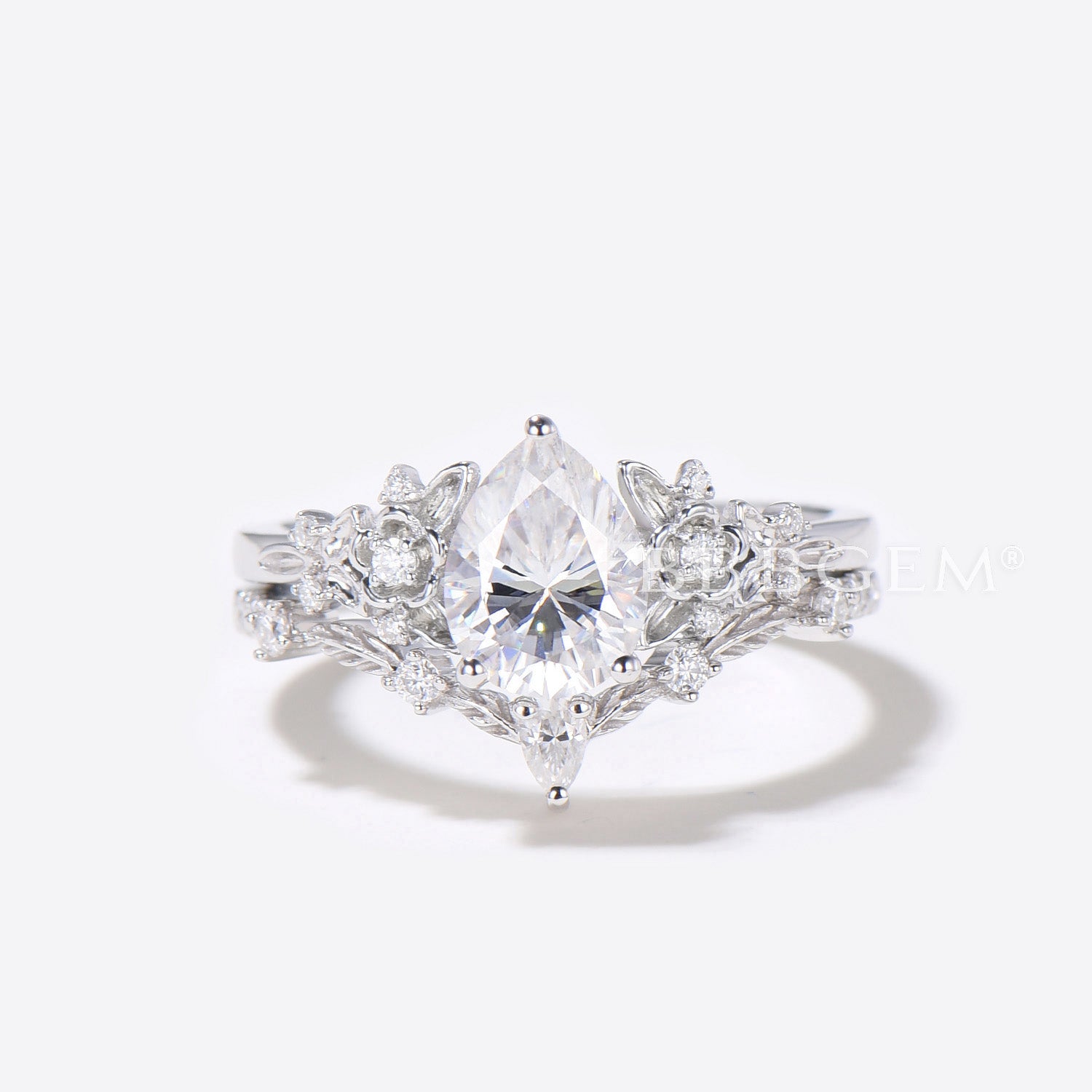 18k white gold