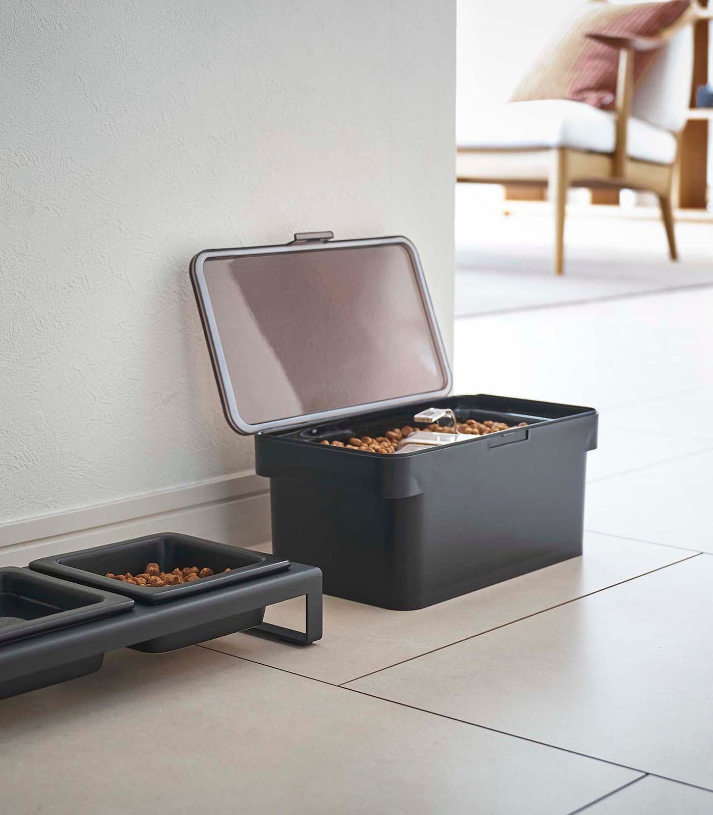Airtight Pet Food Storage Container - Keep Dry Food Fresh - Available in 3 Sizes (5lb, 10lb, 20lb) - Perfect for Dog, Cat & Pet Food Storage at Home or Travel