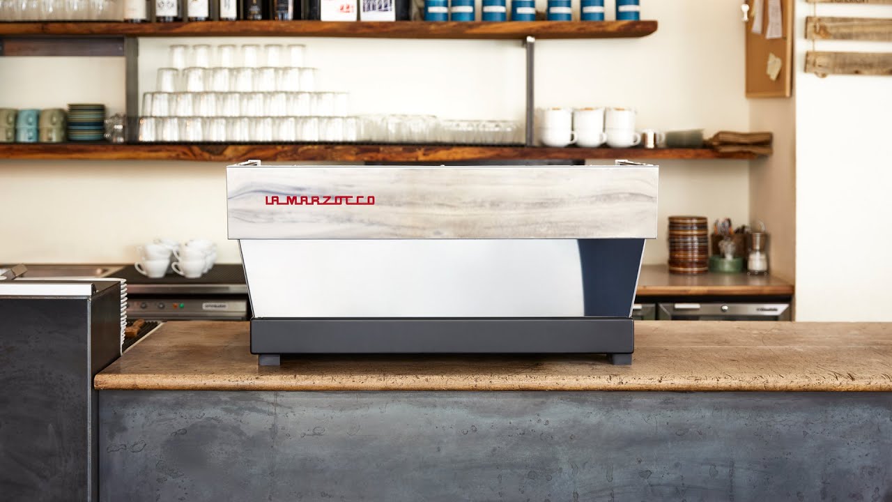 La Marzocco Linea Classic S 4 Group Espresso Machine - Professional Commercial Coffee Maker for Cafes & Restaurants | Perfect for High-Volume Coffee Shops, Bars & Office Break Rooms