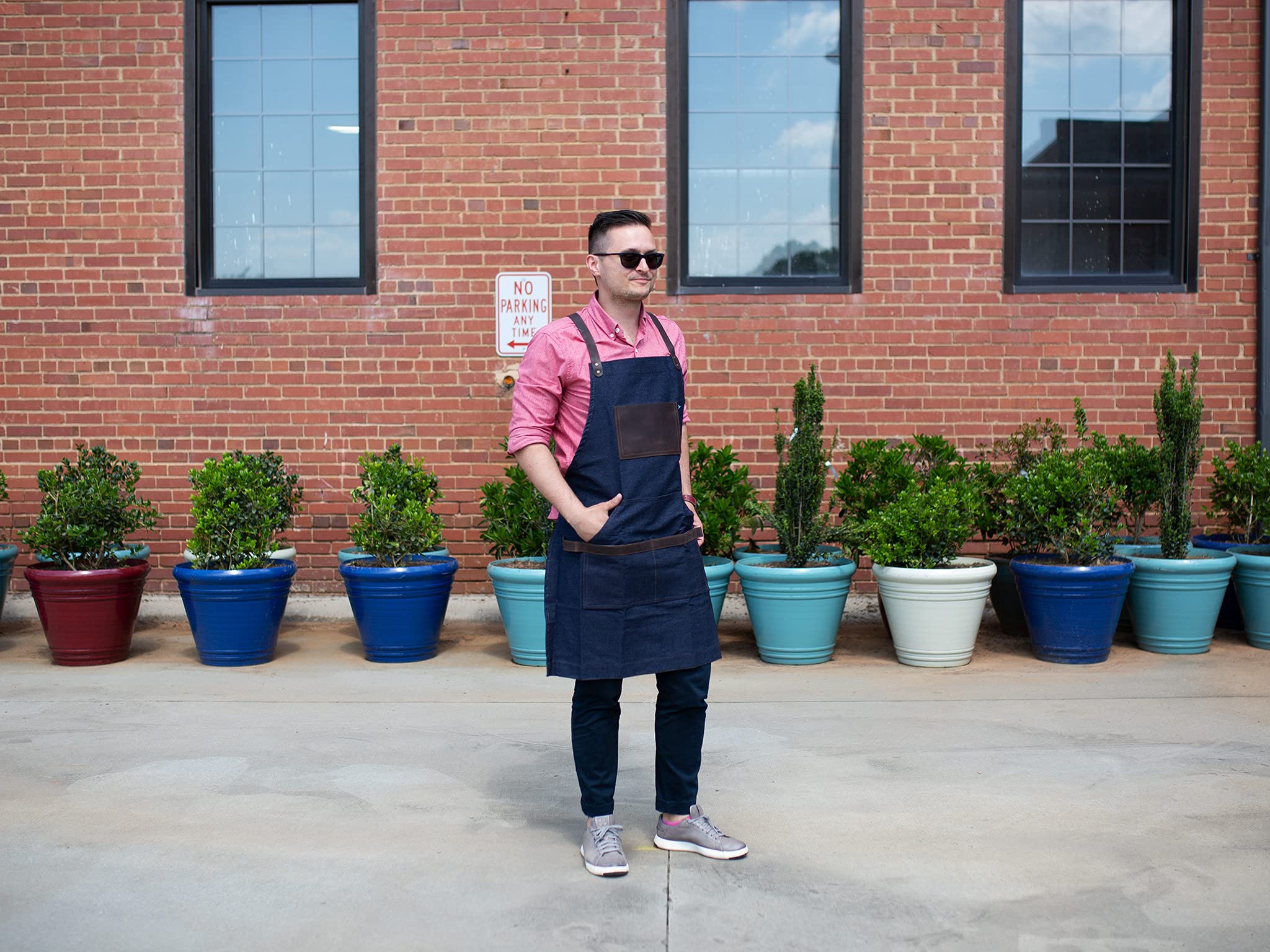 Durable Non-Waxed Canvas Work Apron with Adjustable Cross Straps - Perfect for Chefs, Carpenters, Artists & DIY Enthusiasts