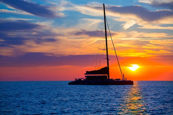 Wonderbox - Unique Experience Gift Box for Couples & Adventurers - Choose from Getaway for 2, Hang Gliding & More Unforgettable Activities - Perfect for Anniversaries, Birthdays & Romantic Surprises