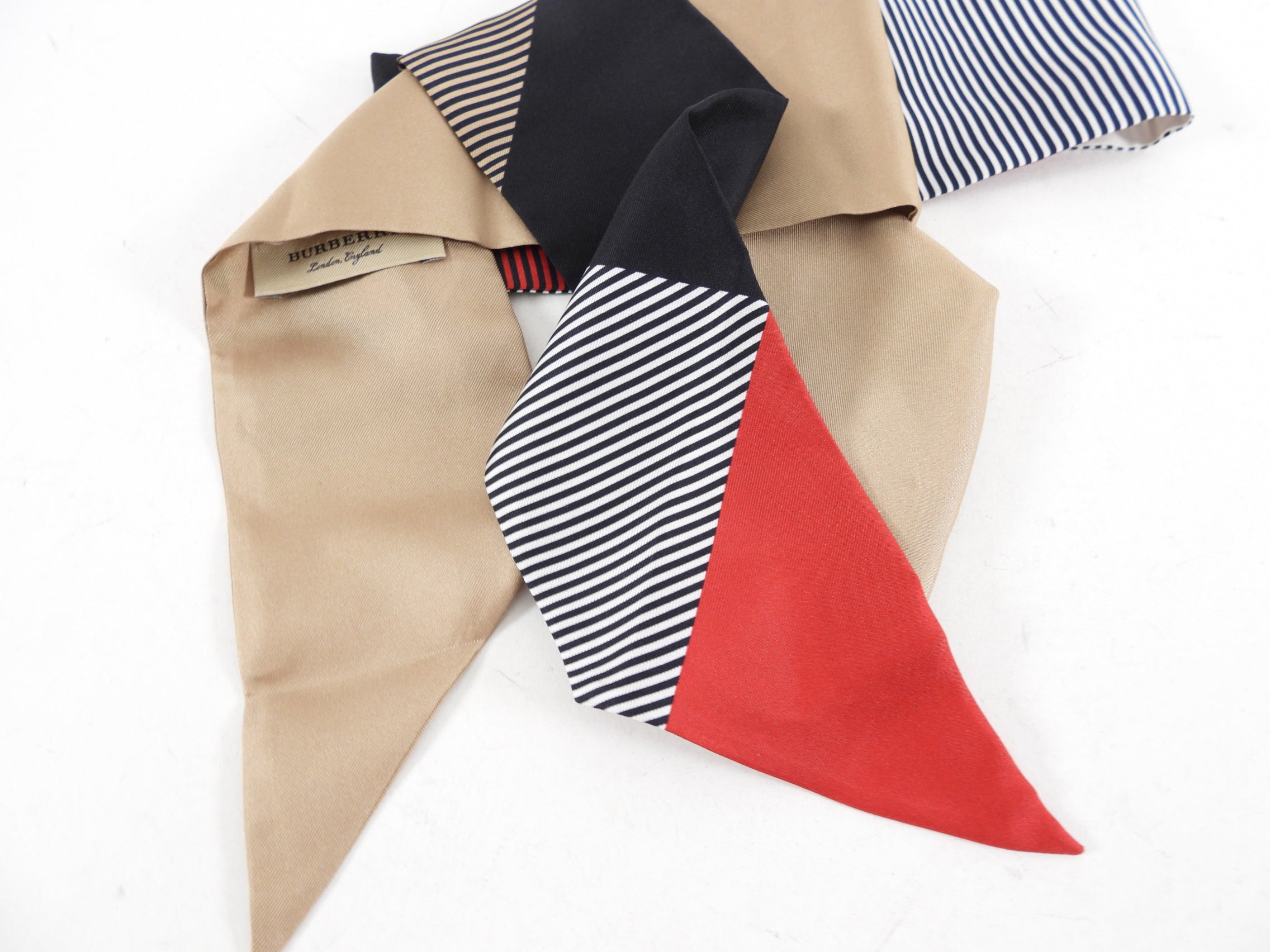 Burberry Red and Beige Silk Bandeau Scarf - Luxury Fashion Accessory for Women, Elegant Neck Wrap for Parties, Weddings & Special Occasions