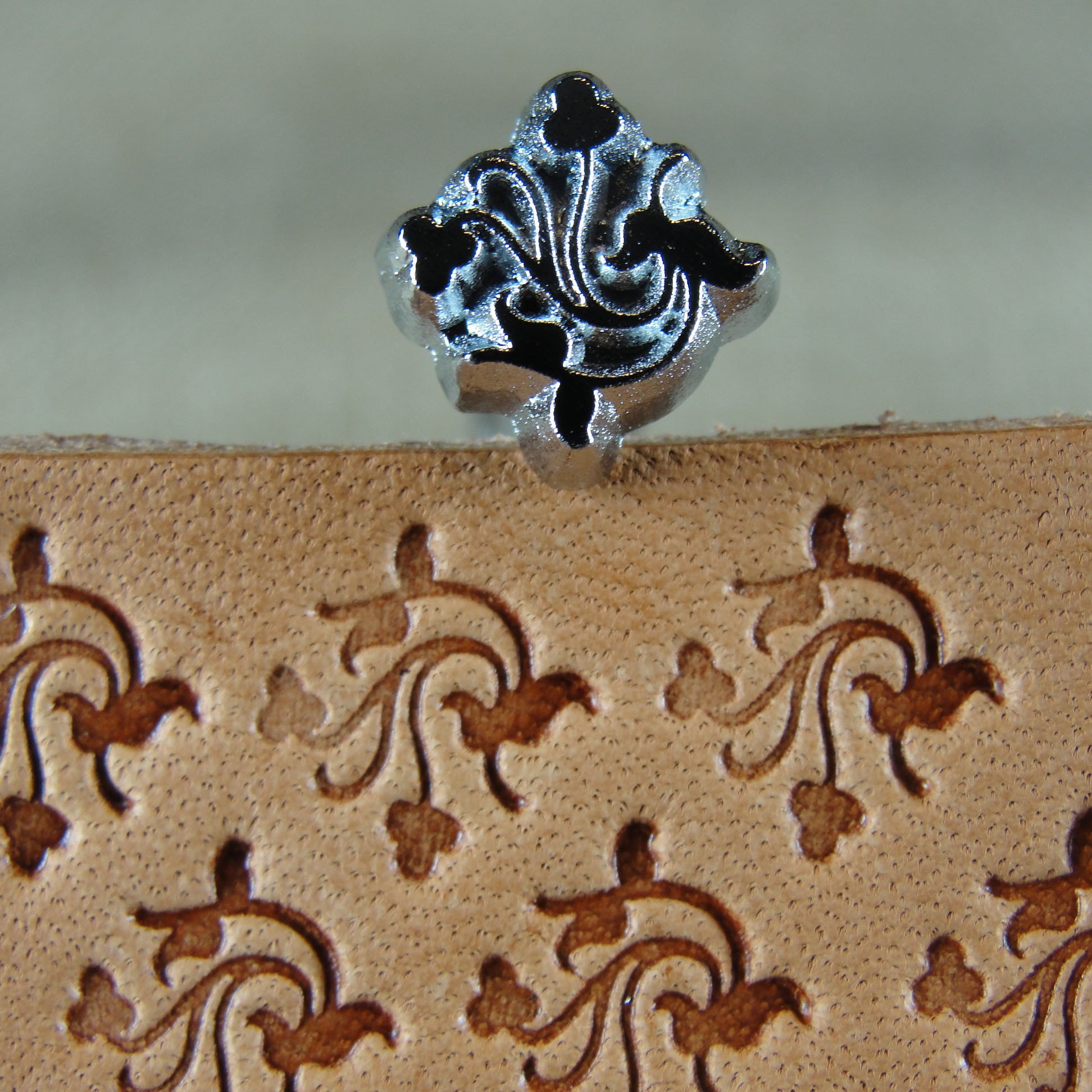 Japanese Floral Leather Stamping Tool E376 - Handmade Craft Stamp for Leatherworking, DIY Scrapbooking & Card Making - Perfect for Leather Crafts, Journals, and Personalized Gifts