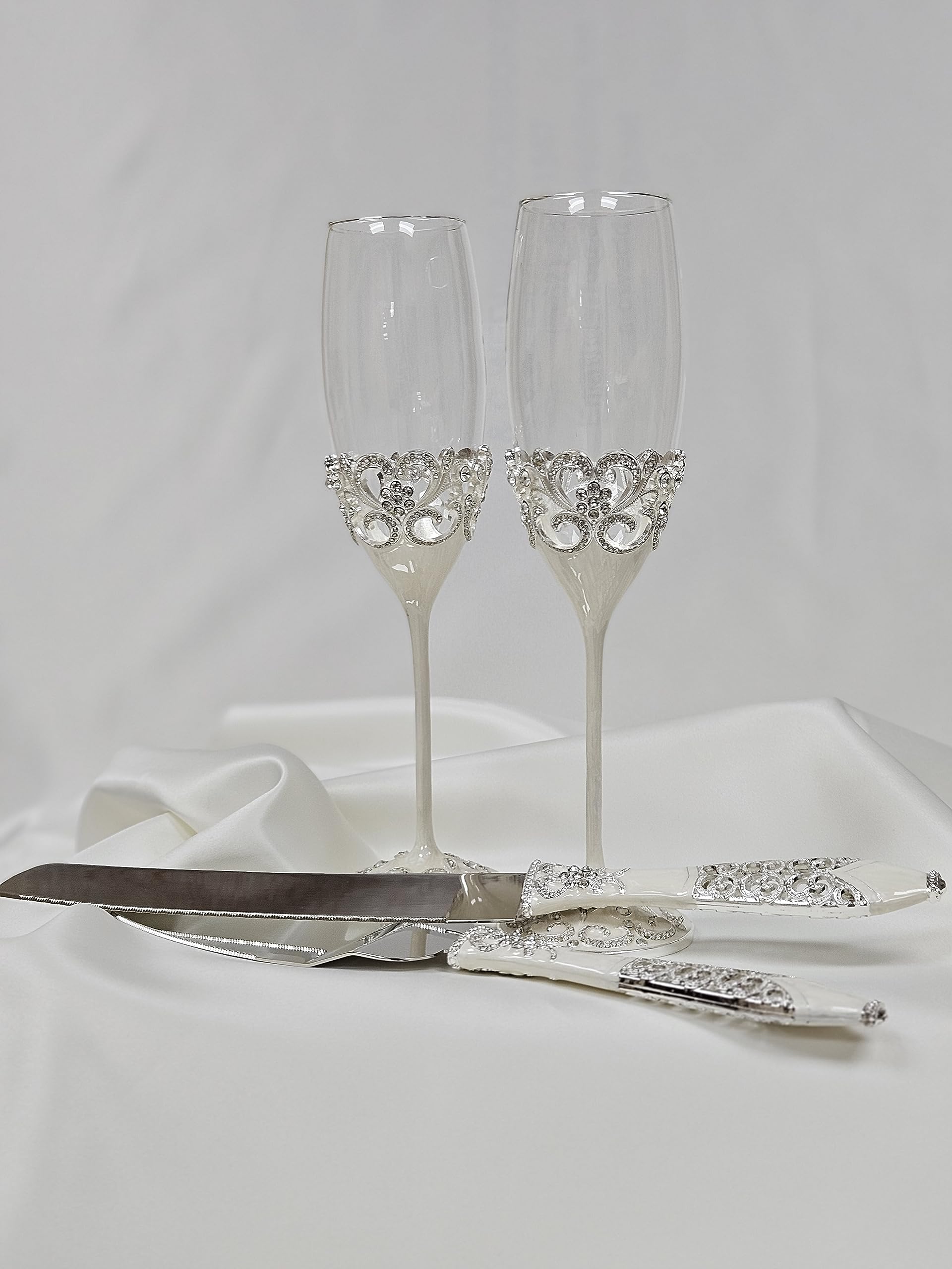 Custom Made White Silver Wedding Toasting Set - Elegant Champagne Flutes for Couples with Cake Servers (Set of 2 Glasses) - Perfect for Quinceañeras, Anniversaries & Romantic Celebrations