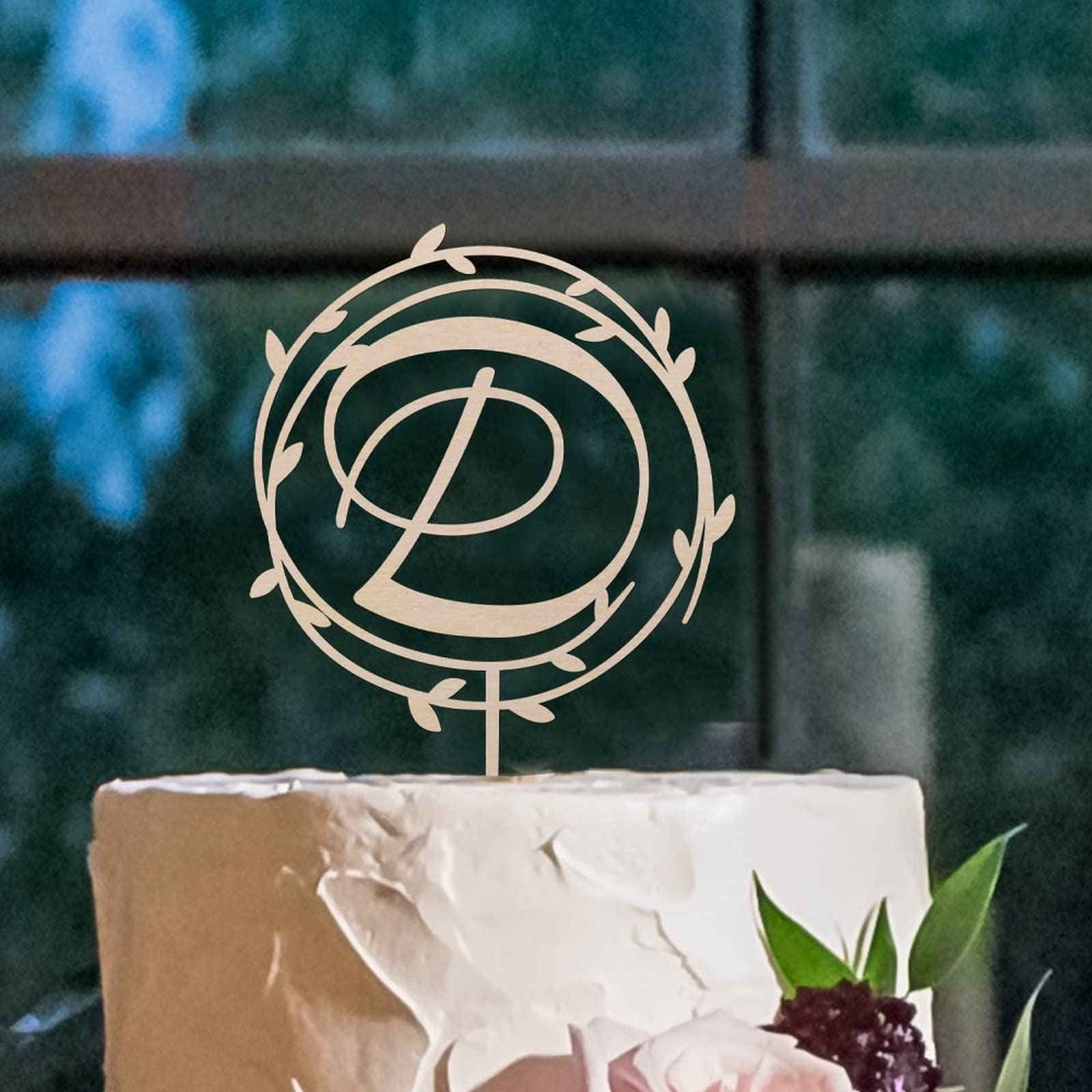 Personalized Wooden Monogram Cake Topper - Letter D Rustic Wedding & Birthday Cake Decoration - Custom Initial Wreath Topper for Wedding Cakes, Birthday Parties & Special Celebrations (Design 05)