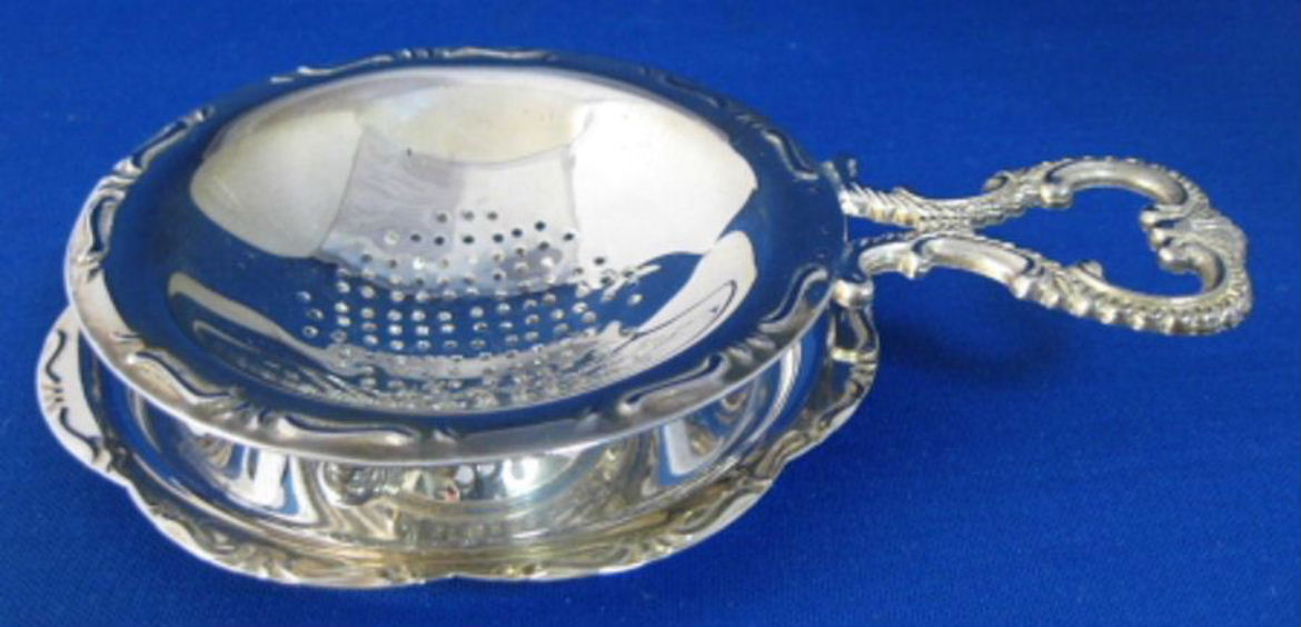 Premium Silver-Plated Tea Strainer with Base & 3 Ball Feet - 2-Piece Set with Elegant Heart Handle - Perfect for Loose Leaf Tea Brewing & Tea Party Accessories