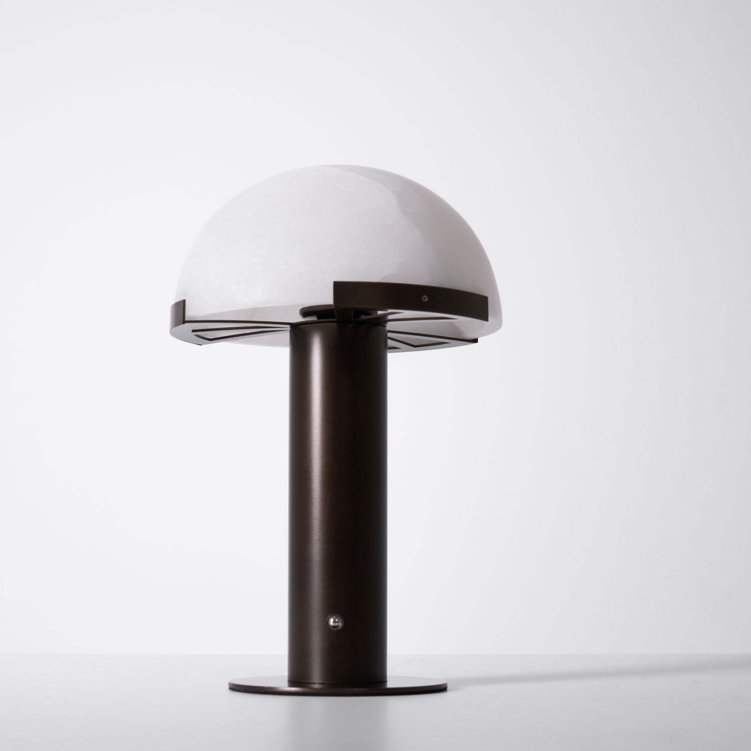 Elegant Alabaster Table Lamp - Modern Home Decor for Living Room, Bedroom & Office - Perfect for Ambient Lighting & Stylish Interior Design