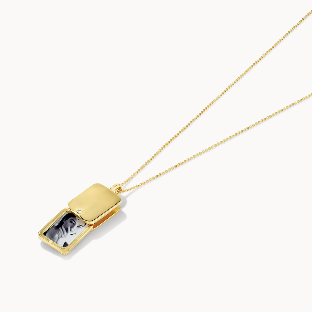 Personalized Engravable Rectangle Flip Locket Necklace in 18K Gold - Perfect for Anniversary Gifts, Valentine's Day & Keepsake Jewelry