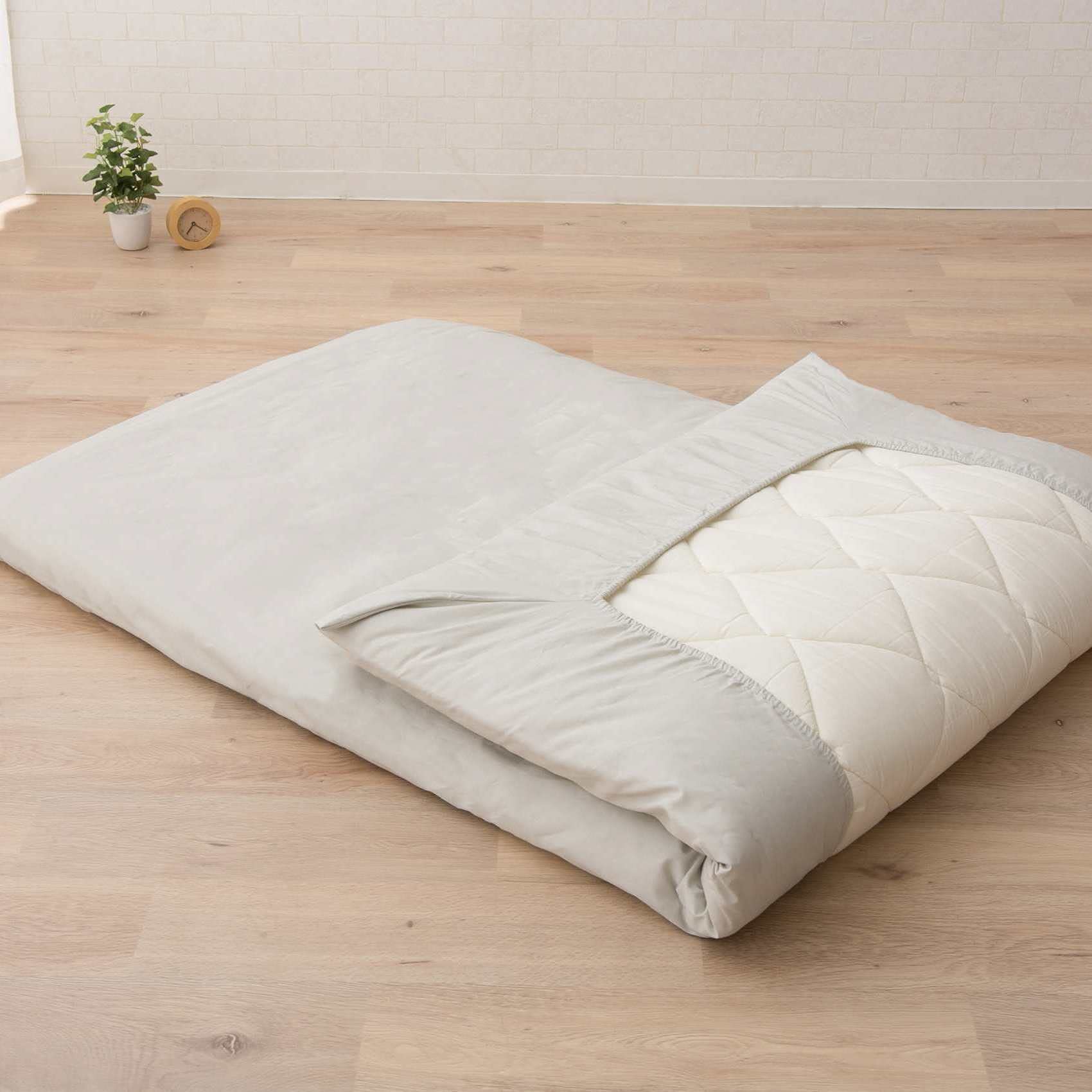 Premium Japanese Futon Mattress CLASSE & Fitted Sheet PRESO - 55x79in Full Size, 100% Cotton (Gray) - Foldable Floor Sleeping Bed, Tatami Mat for Guest Room, Dorm, or Minimalist Home Decor - Made in Japan
