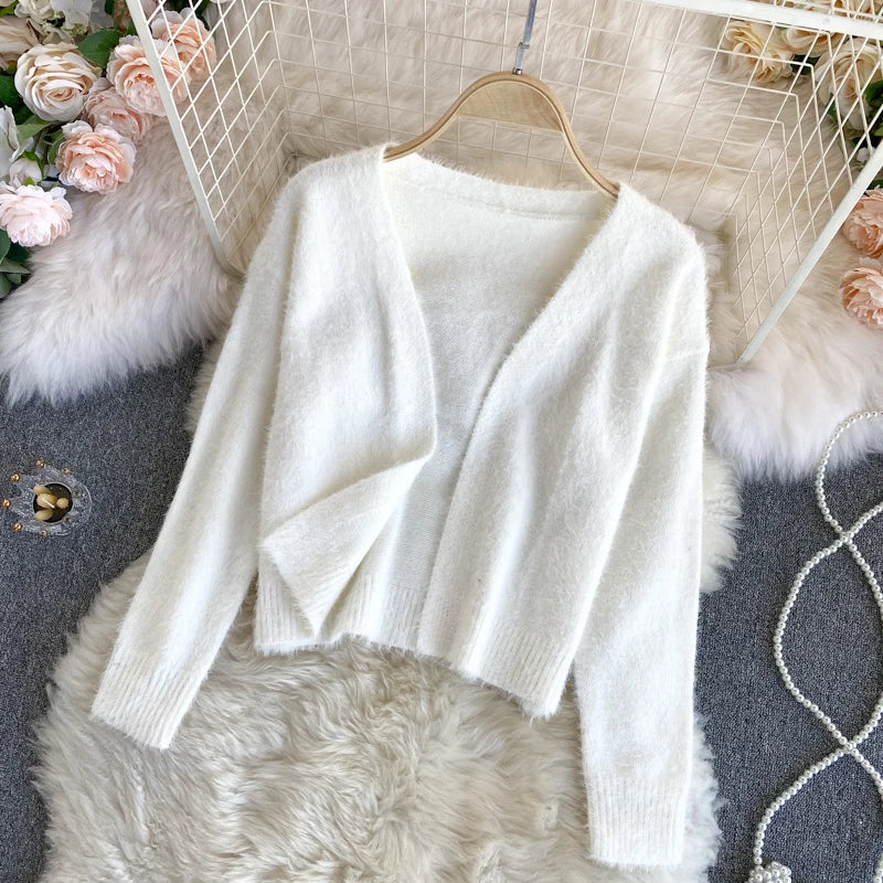 Soft & Cozy Women's Knitted Sweater - Warm Winter Pullover for Casual Outfits & Layering