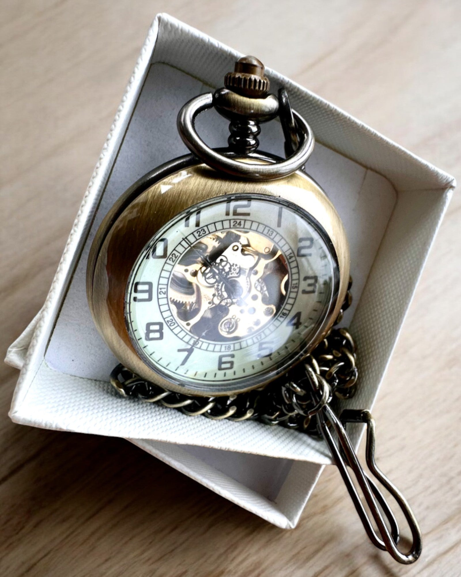 Vintage Classic Pocket Watch - Oldtimer Retro Style with Custom Engraving, Perfect Gift for Men & Women | Ideal for Weddings, Anniversaries, and Special Occasions