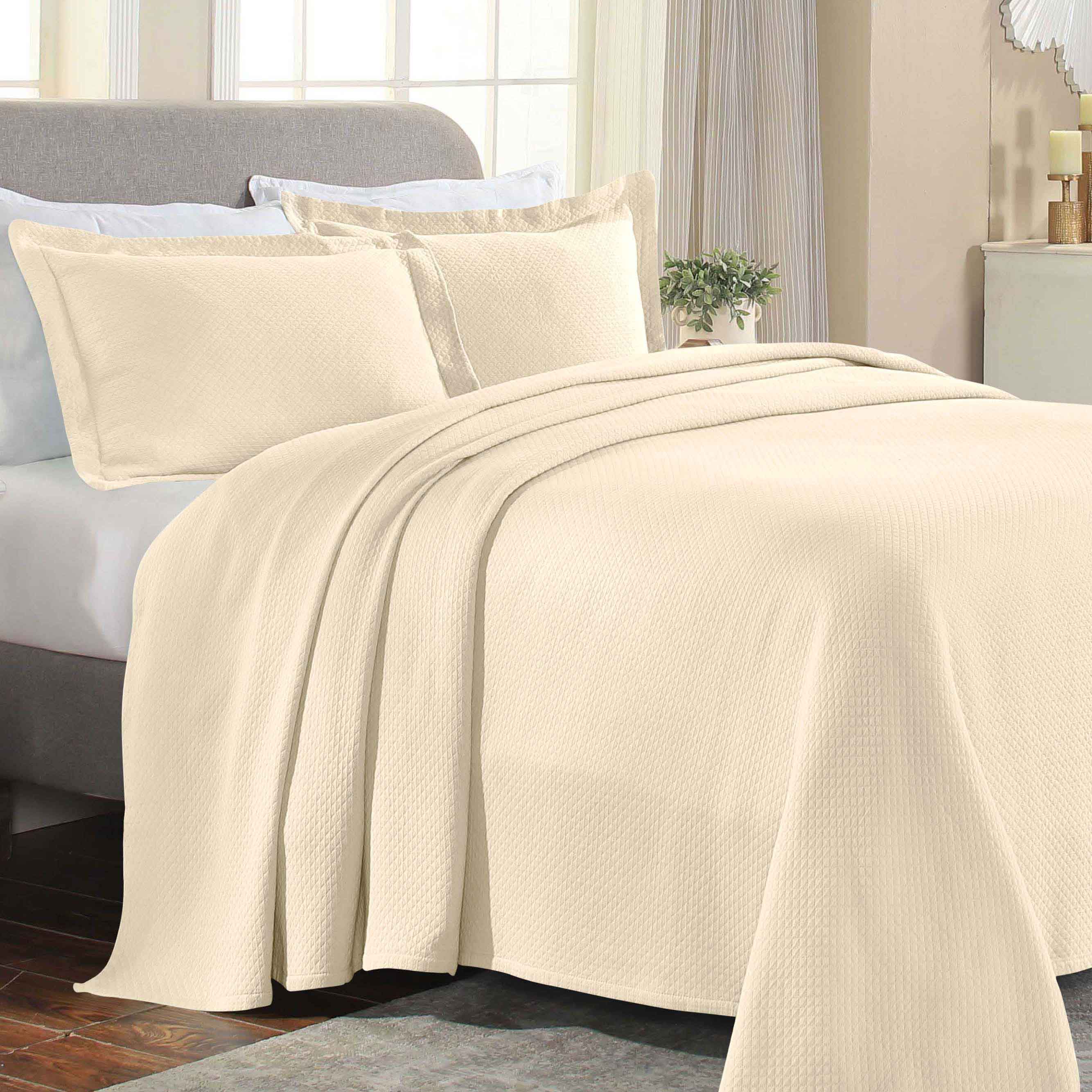 Luxury Jacquard Matelassé Cotton Diamond Solitaire Bedspread Set - Queen Size Bed Cover with Matching Pillowcases - Perfect for Master Bedroom Decor & Guest Room Elegance