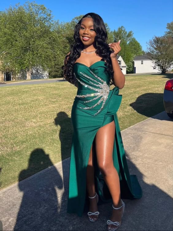 Elegant Green Mermaid Prom Dress with Beaded Details - Long Evening Gown J4724 for Homecoming, Formal Dances & Special Occasions