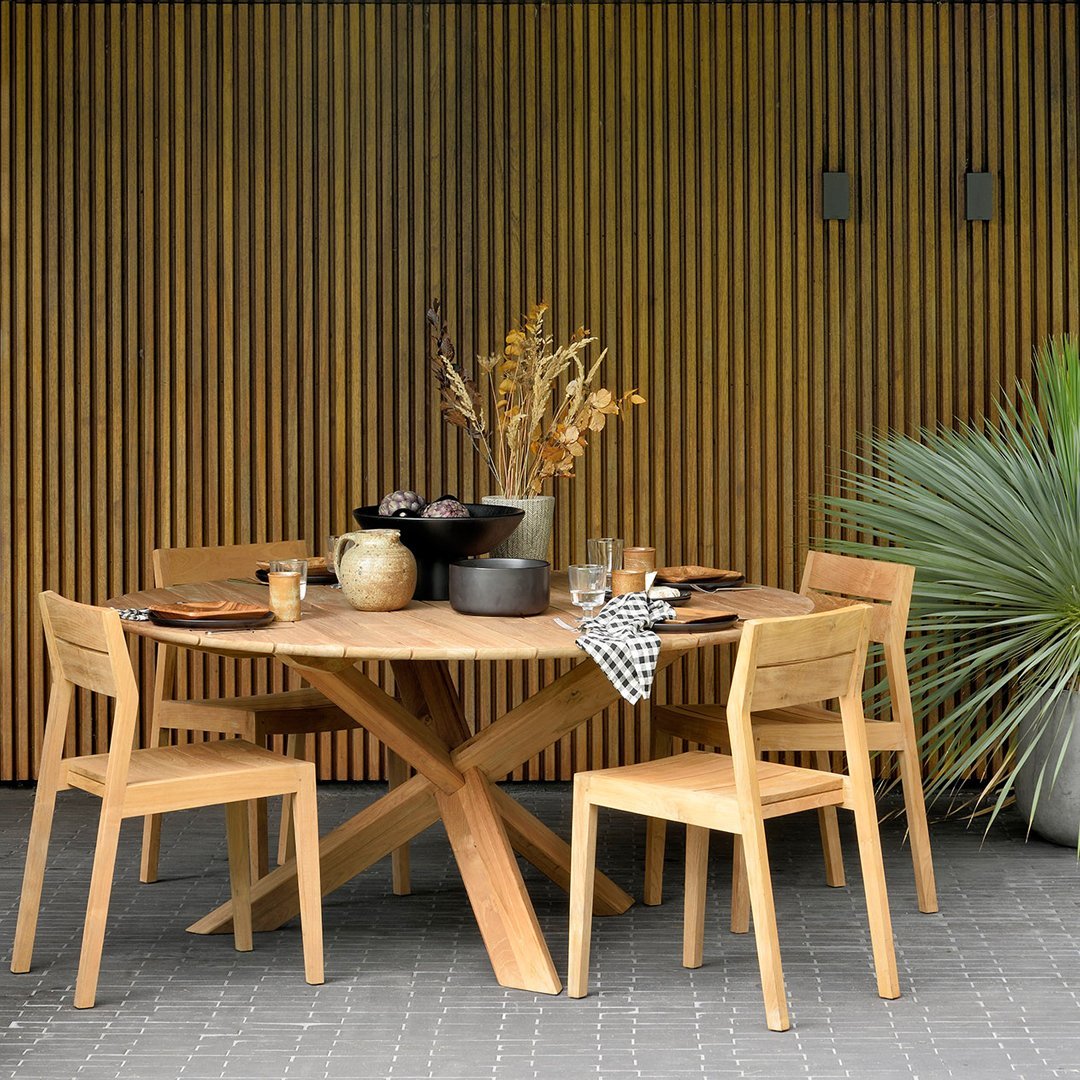 Premium 60-Inch Round Outdoor Dining Table - Weather-Resistant Patio Furniture for Garden, Backyard & Poolside Gatherings