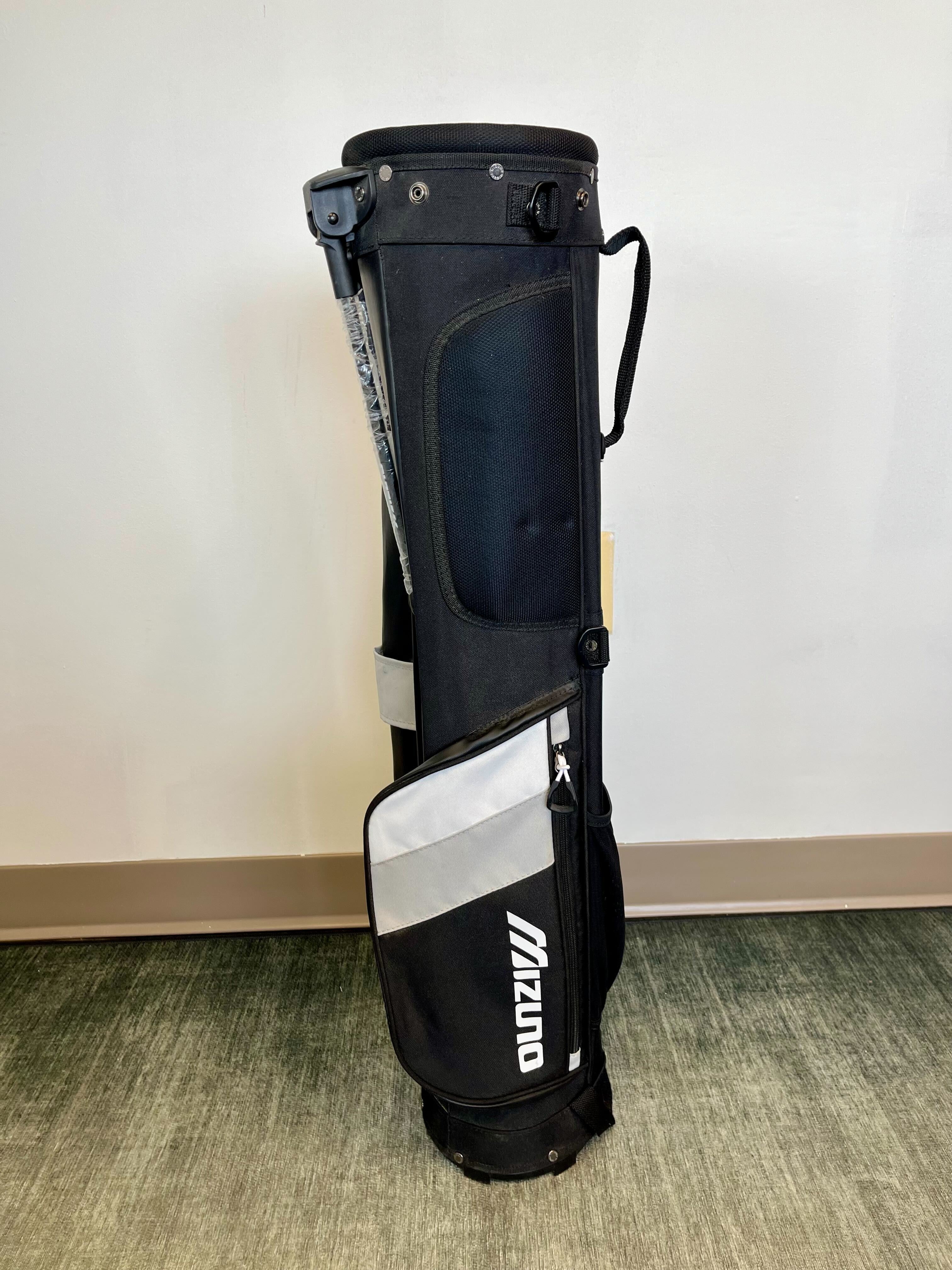 Mizuno BR D2 Carry Sunday Golf Bag - Lightweight Stand Bag with 2 Dividers & 3 Pockets, Adjustable Strap - Perfect for Weekend Golfers & Walking the Course