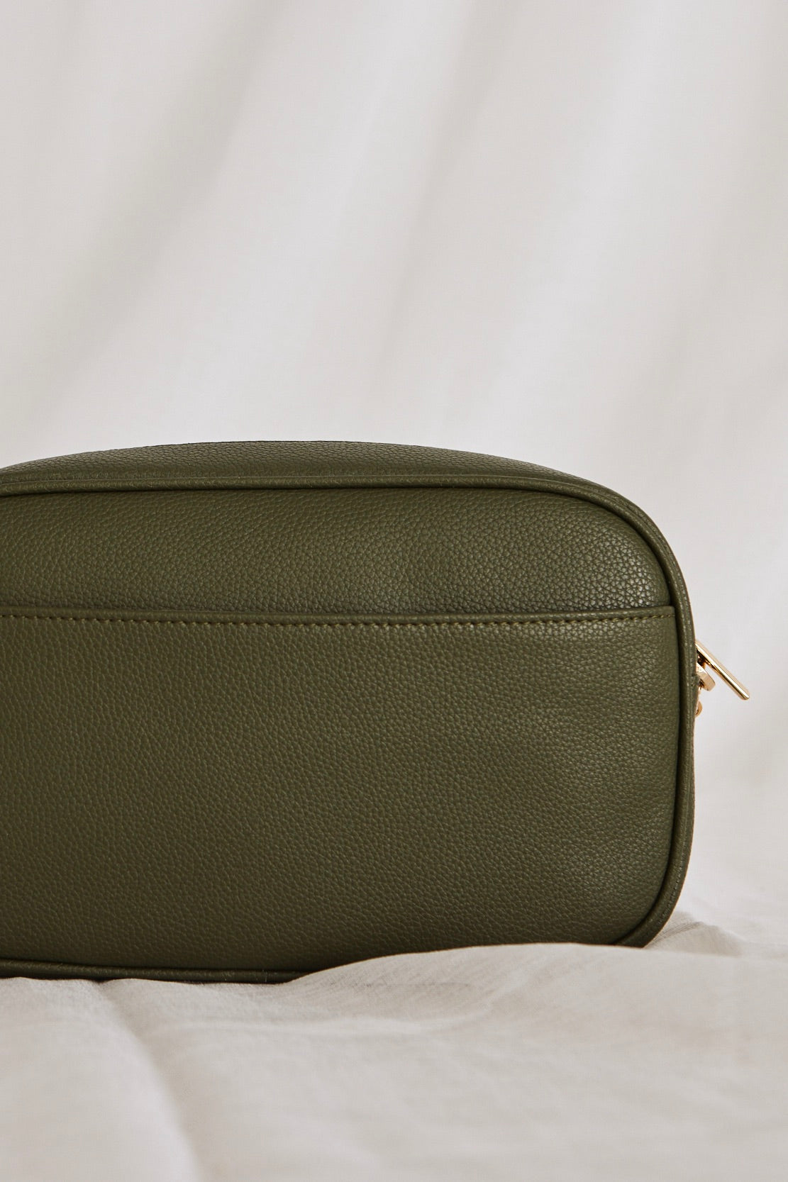 Boston Khaki Leather Camera Bag - Vintage Style DSLR/SLR Crossbody Bag for Photographers - Perfect for Travel, Hiking & Everyday Use