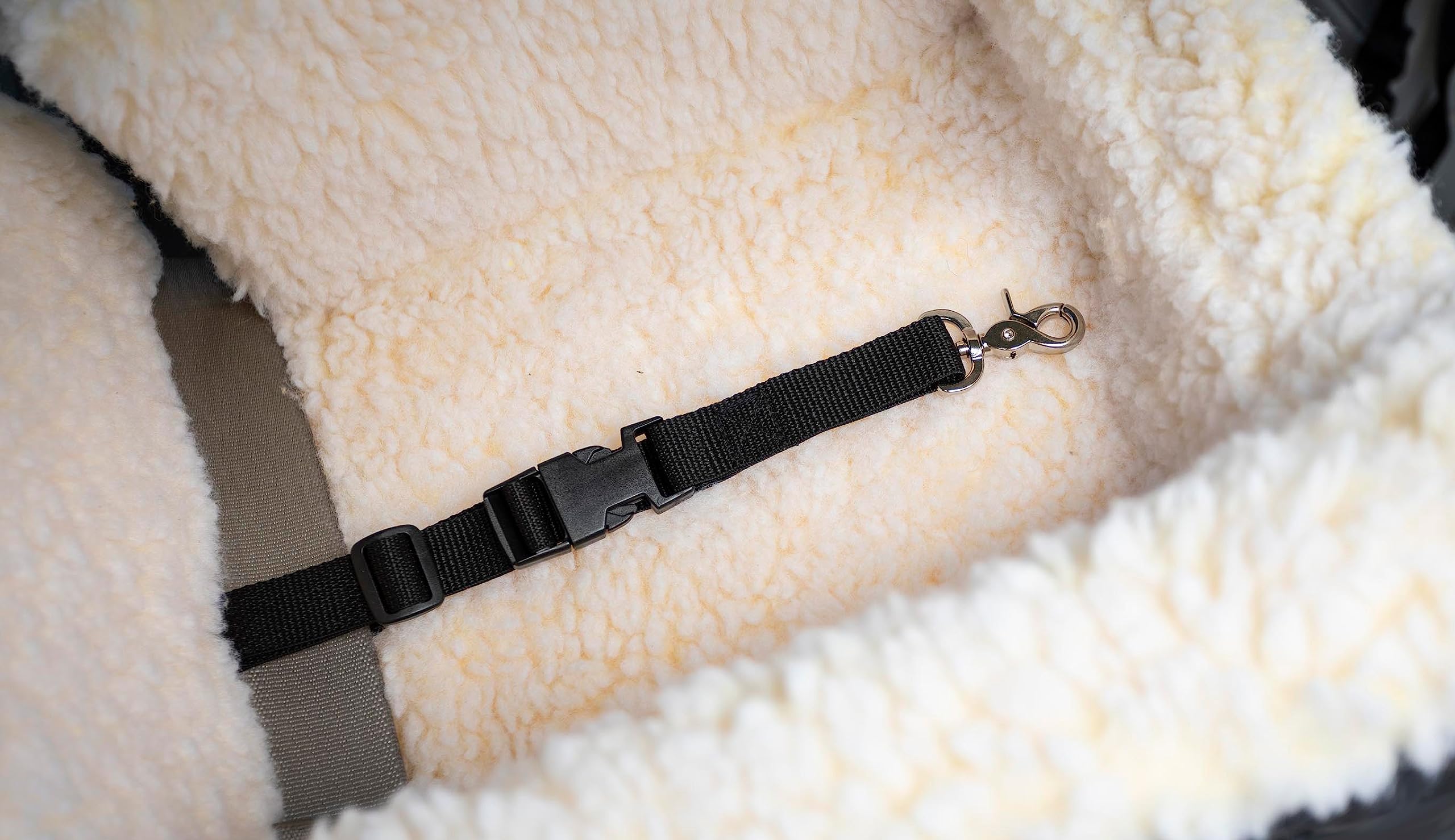 Snoozer Lookout I Dog Car Seat for Small & Medium Dogs up to 25 Lbs - Washable Sherpa Lined Pet Booster Bed with Elevated Design for Safe Travel - Medium Size in Stone Diamond | Perfect for Road Trips & Daily Car Rides with Your Puppy