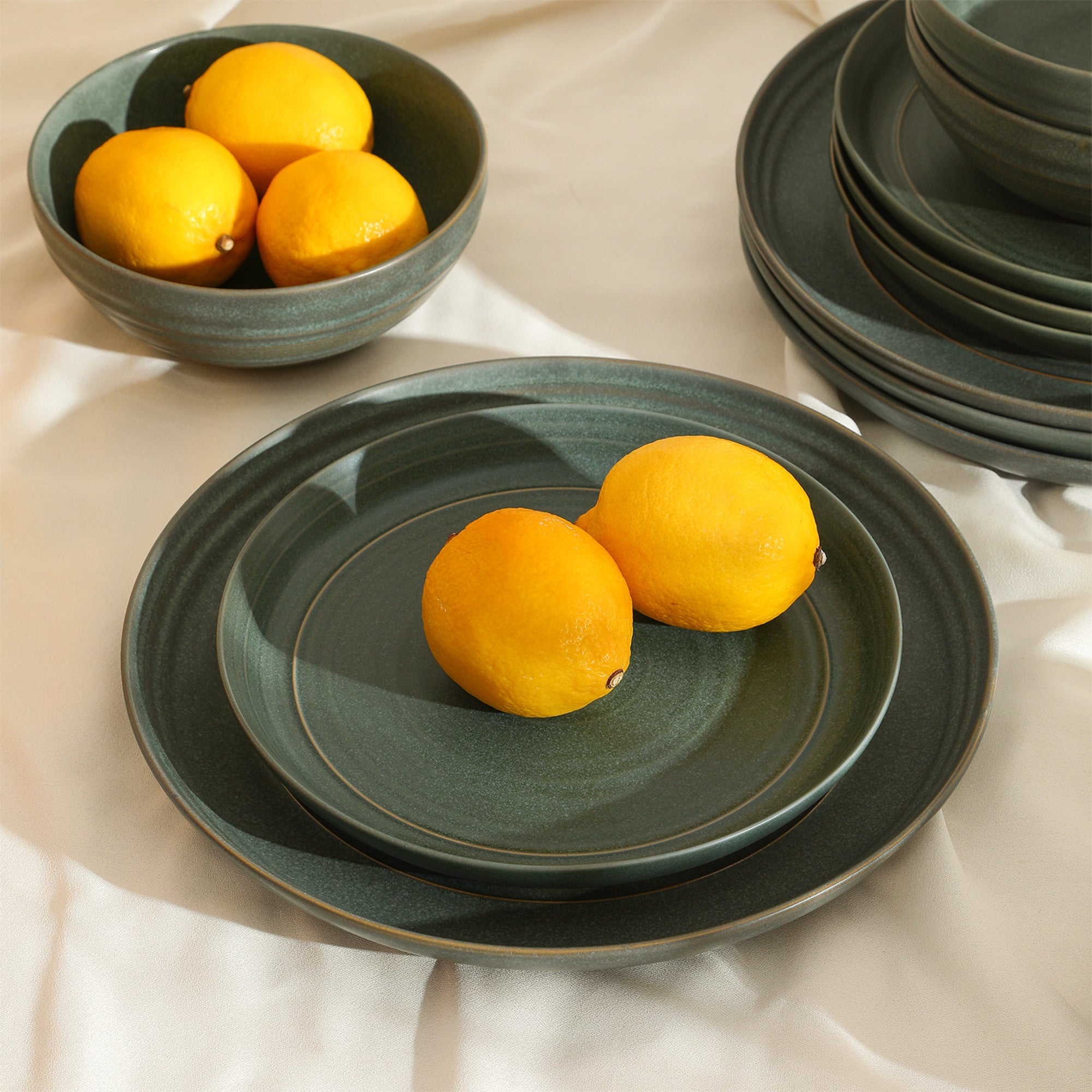 Premium Elio Stoneware Dinnerware Set - Eco-Friendly Green Ceramic Plates & Bowls for Everyday Dining & Entertaining