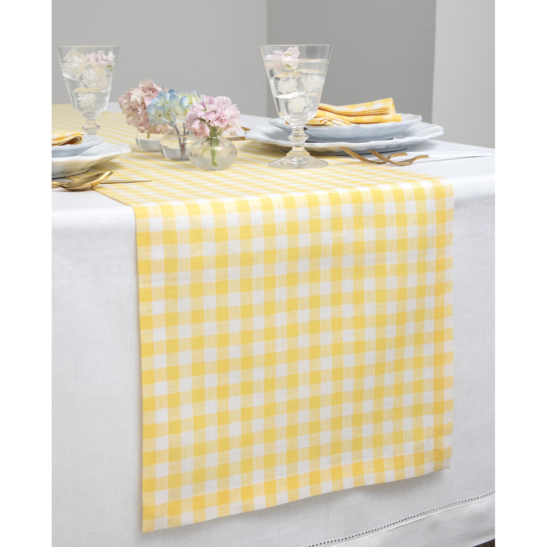 Stylish Gingham Table Runner for Dining Room Decor - Perfect for Farmhouse, Rustic, and Country Style Tables