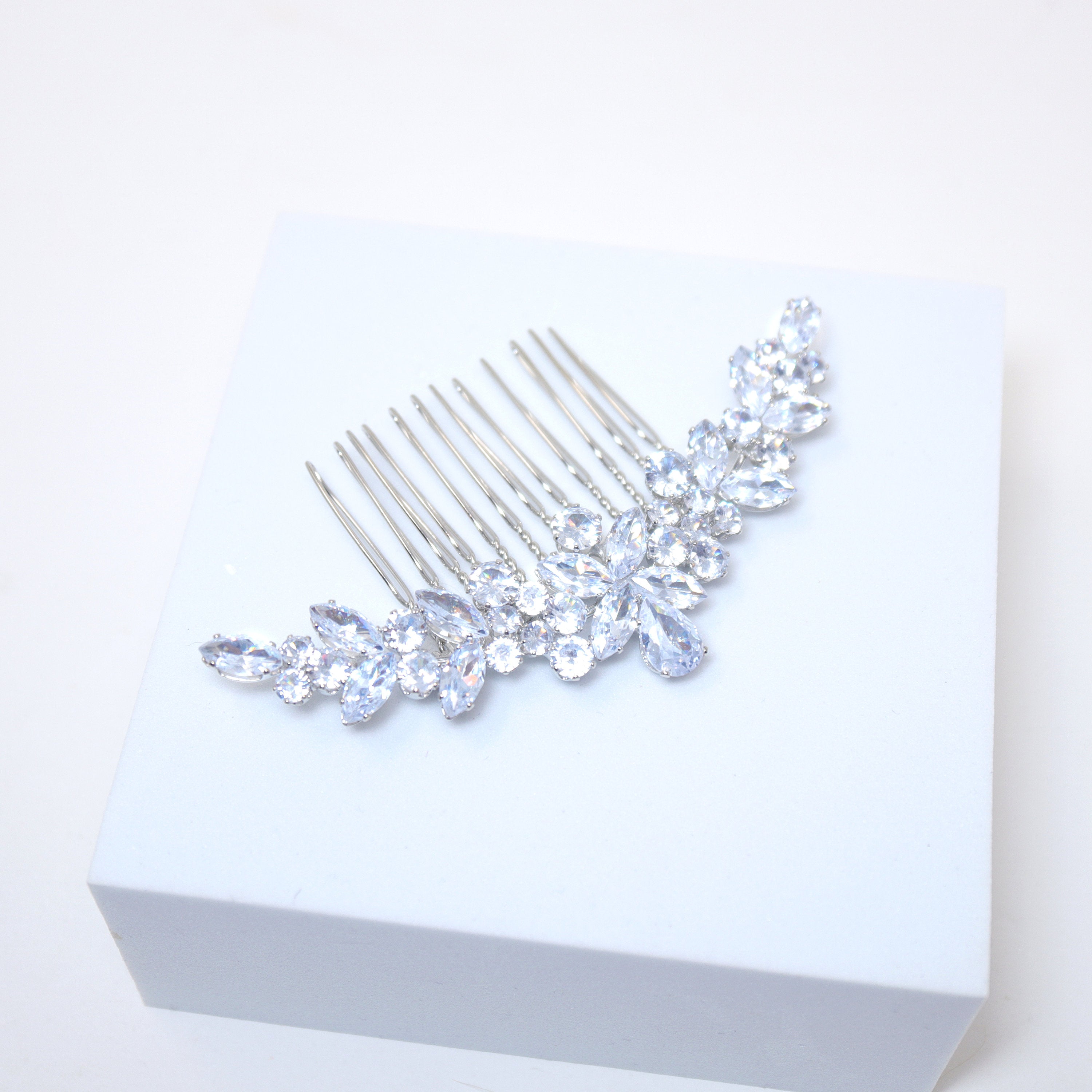 Elegant Cubic Zirconia Blooming Leaves Bridal Hair Comb - Wedding Hair Accessories for Bride, Bridesmaids & Special Occasions - Perfect for Weddings, Proms & Formal Events