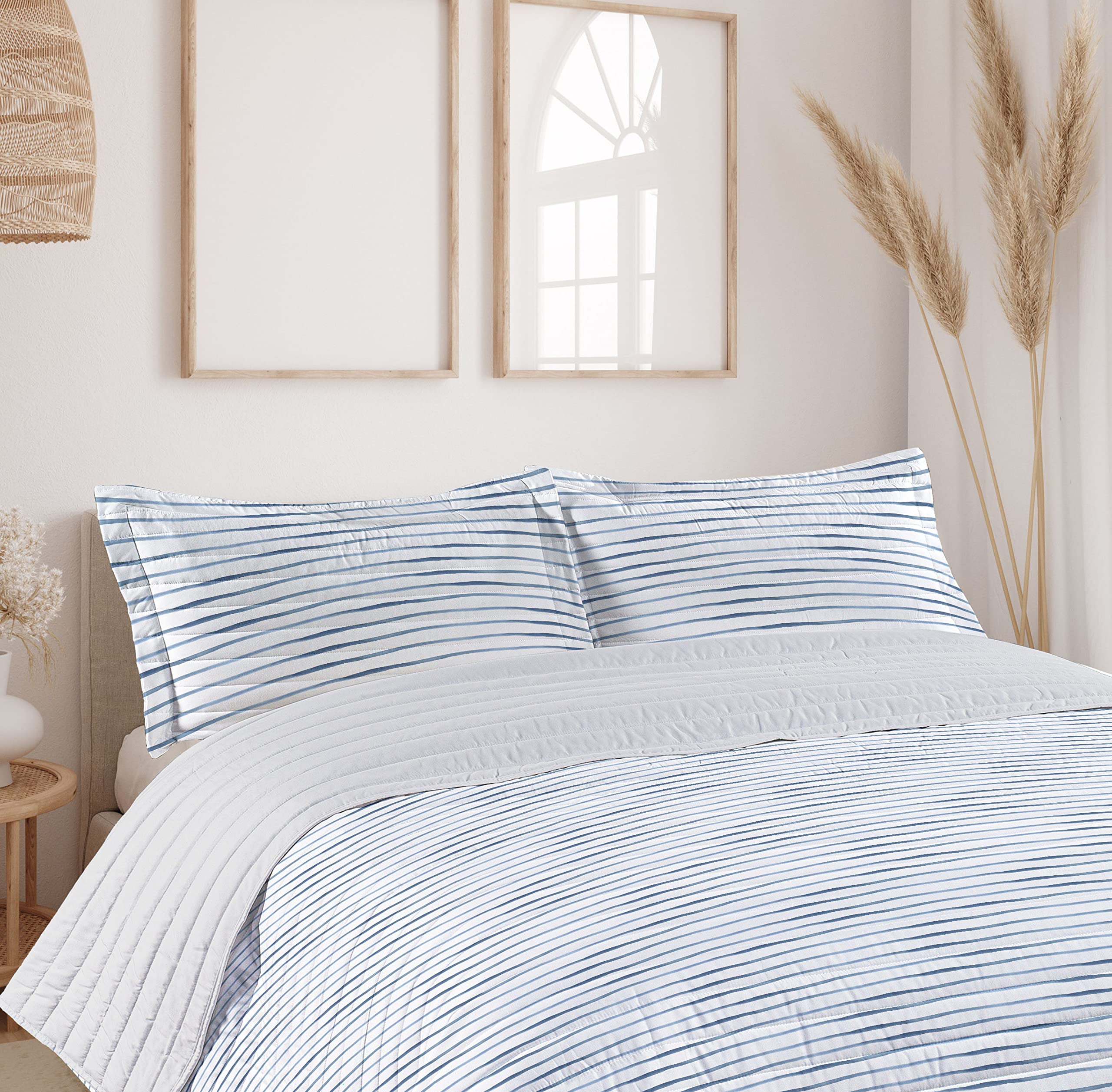Ambesonne Harbour Stripe Microfiber Bedspread Set - Abstract Nautical Ocean Design with Soft Horizontal Lines | Queen Size Bedding Set Includes Pillow Shams & Comforter in Pale Slate Blue & White | Perfect for Coastal, Beach House or Nautical Theme Bedrooms