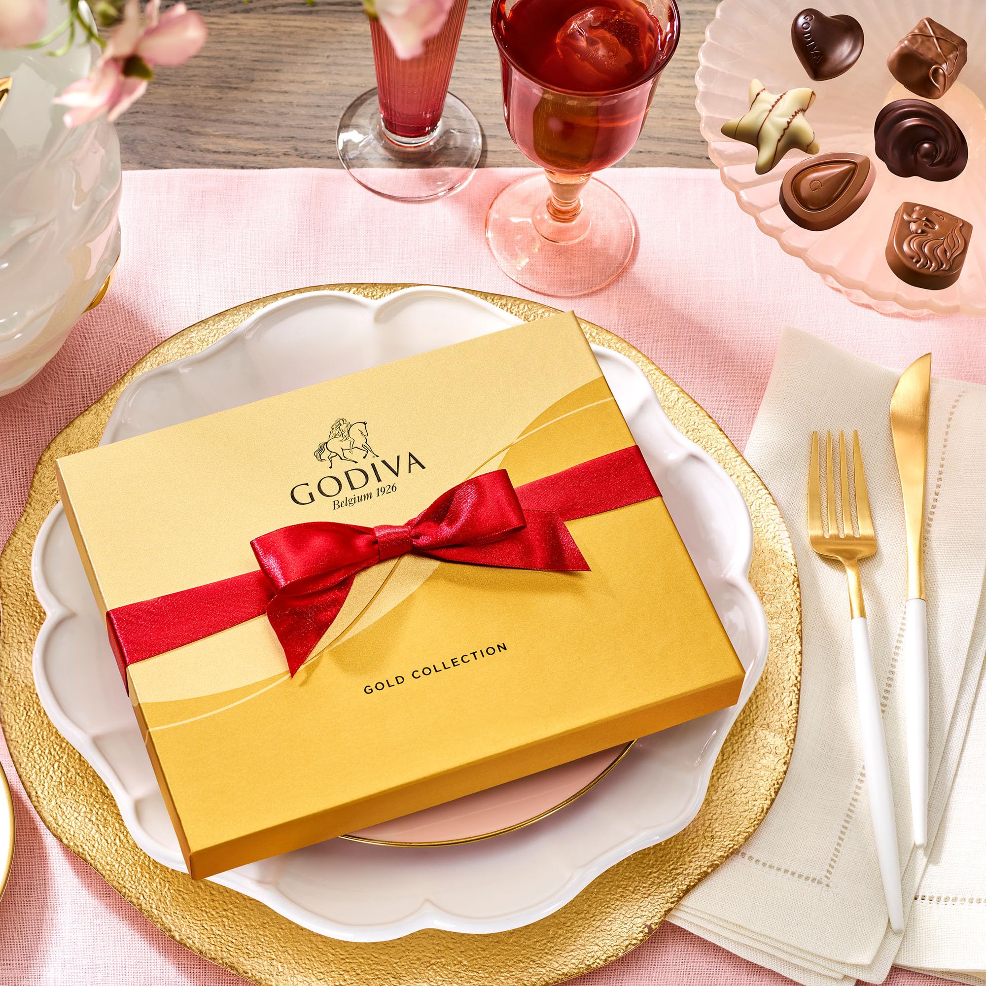 Godiva Chocolate Gift Box - 18pc Assorted Chocolates for Valentine's Day Gifting