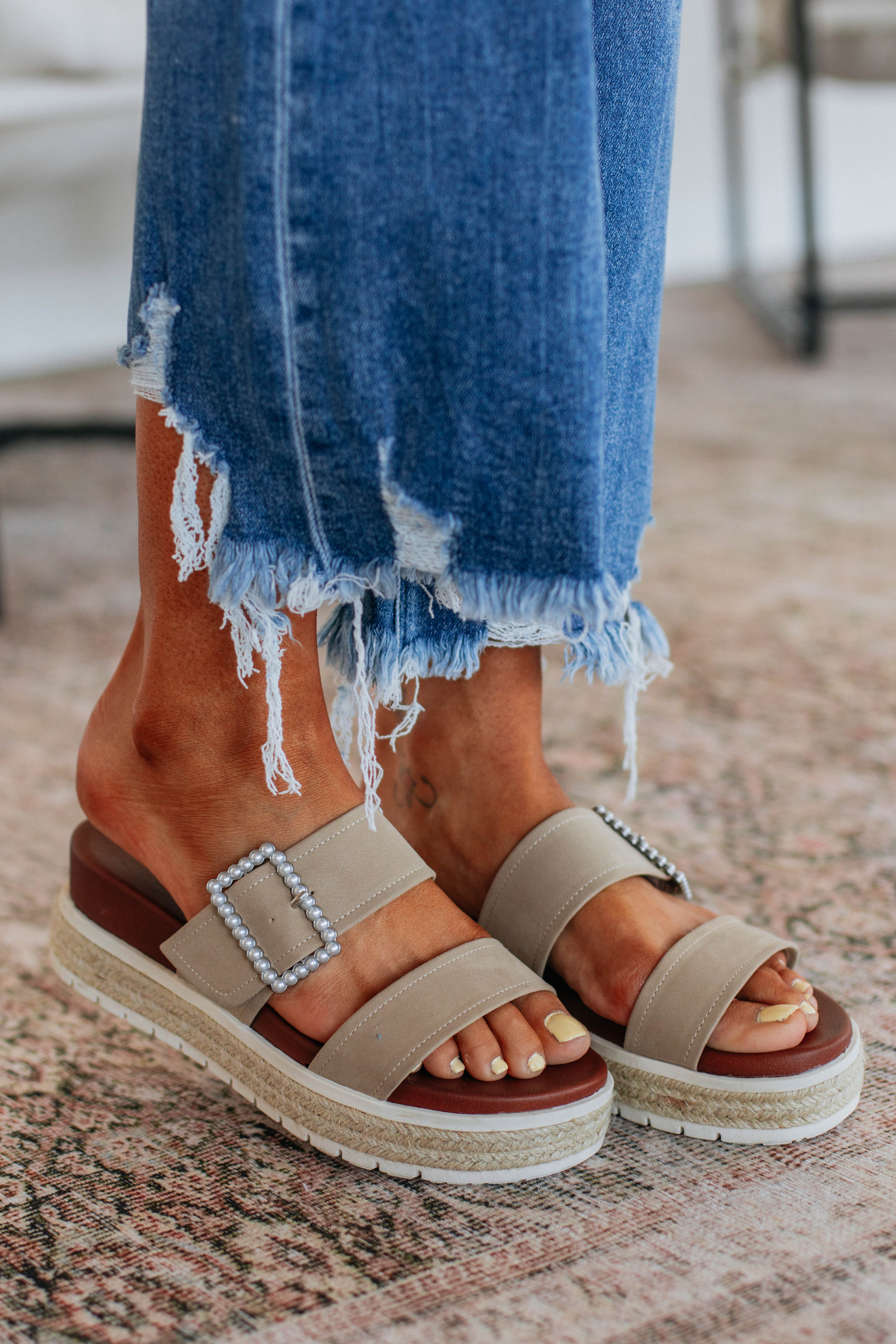 Comfortable & Stylish Walk This Way Sandals for Women - Perfect for Beach, Vacation & Summer Outfits