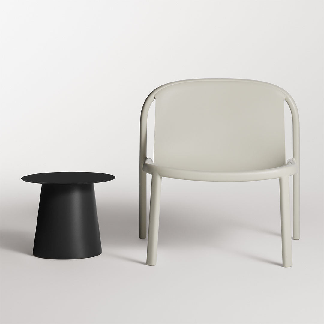 Modern Circular Low Cocktail Table - Stylish Coffee Table for Living Room, Lounge & Patio - Perfect for Small Spaces & Home Decor