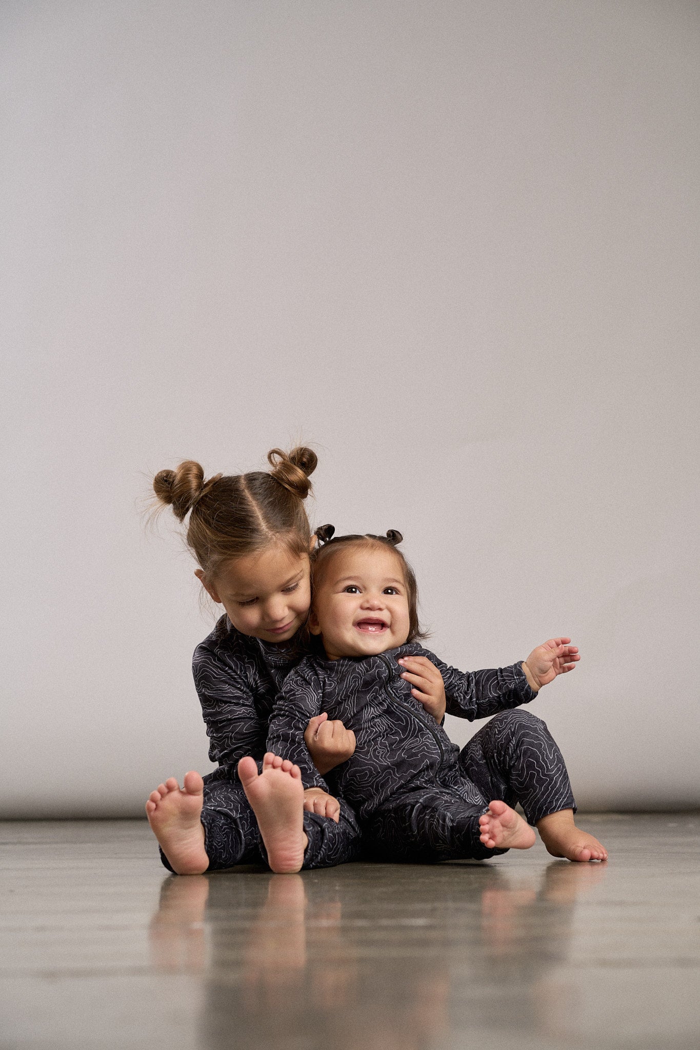 LB x Baby Breez Long Sleeve Ski Resort Romper Pajamas for Infants & Toddlers - Soft Fleece Winter Sleepwear - Black - Perfect for Ski Trips & Cozy Nights