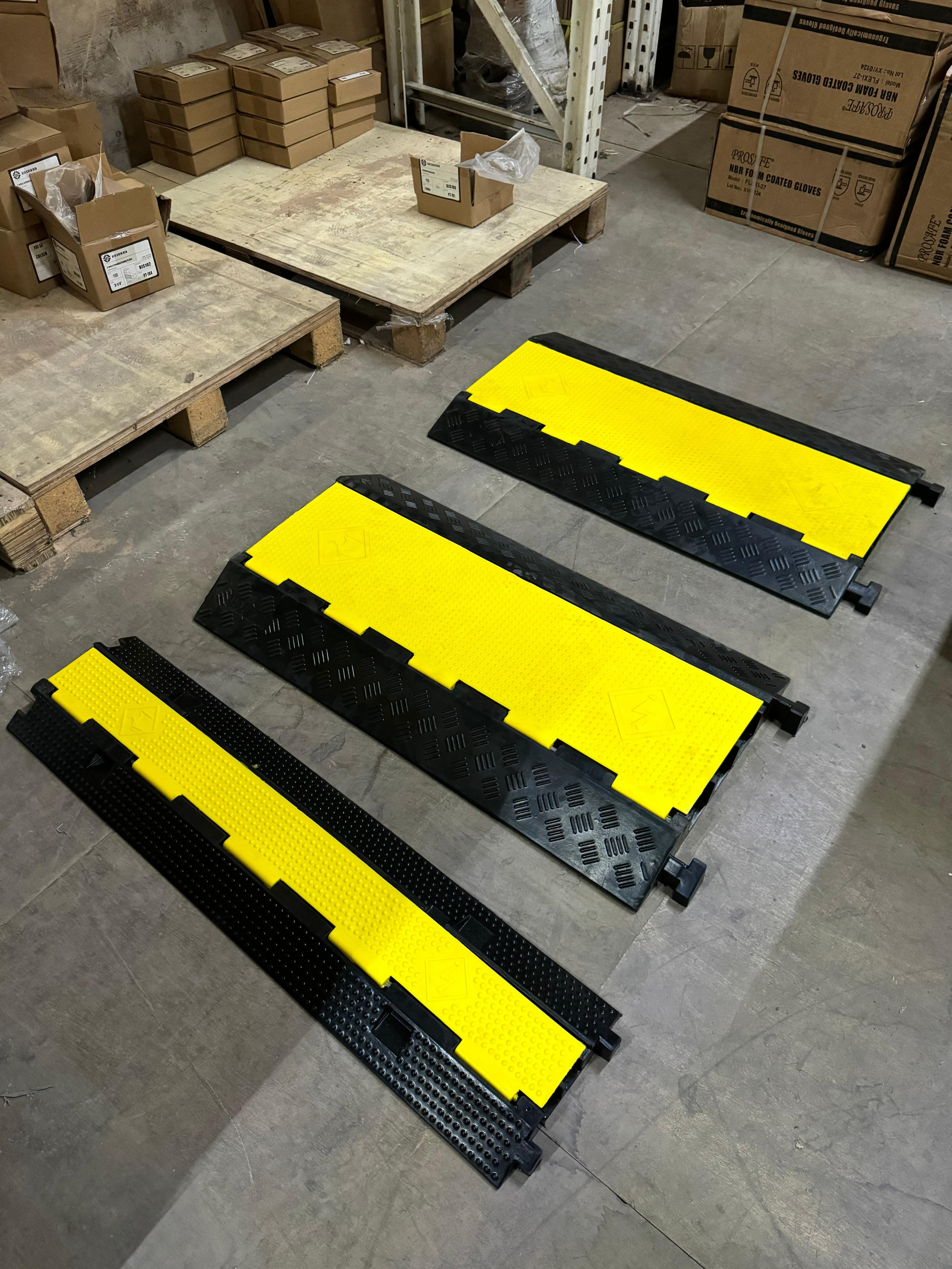 5-Channel Heavy Duty Rubber Cable Protector - RH 9033 for Traffic Safety, Road Protection & Cord Management | Ideal for Construction Sites, Parking Lots & Outdoor Events
