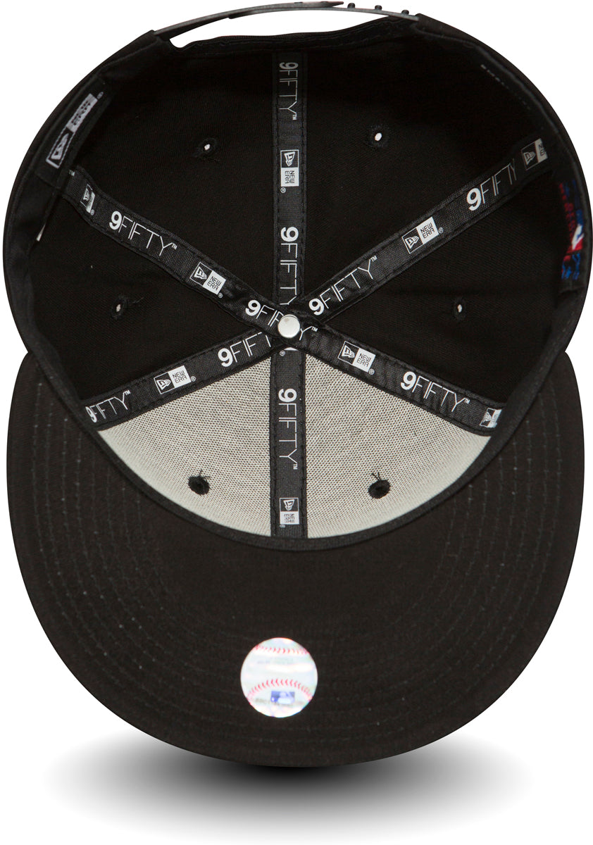 New York Yankees New Era 9Fifty All Black Snapback Baseball Cap - Official MLB Hat for Men & Women - Perfect for Baseball Games, Streetwear Fashion & Sports Fans