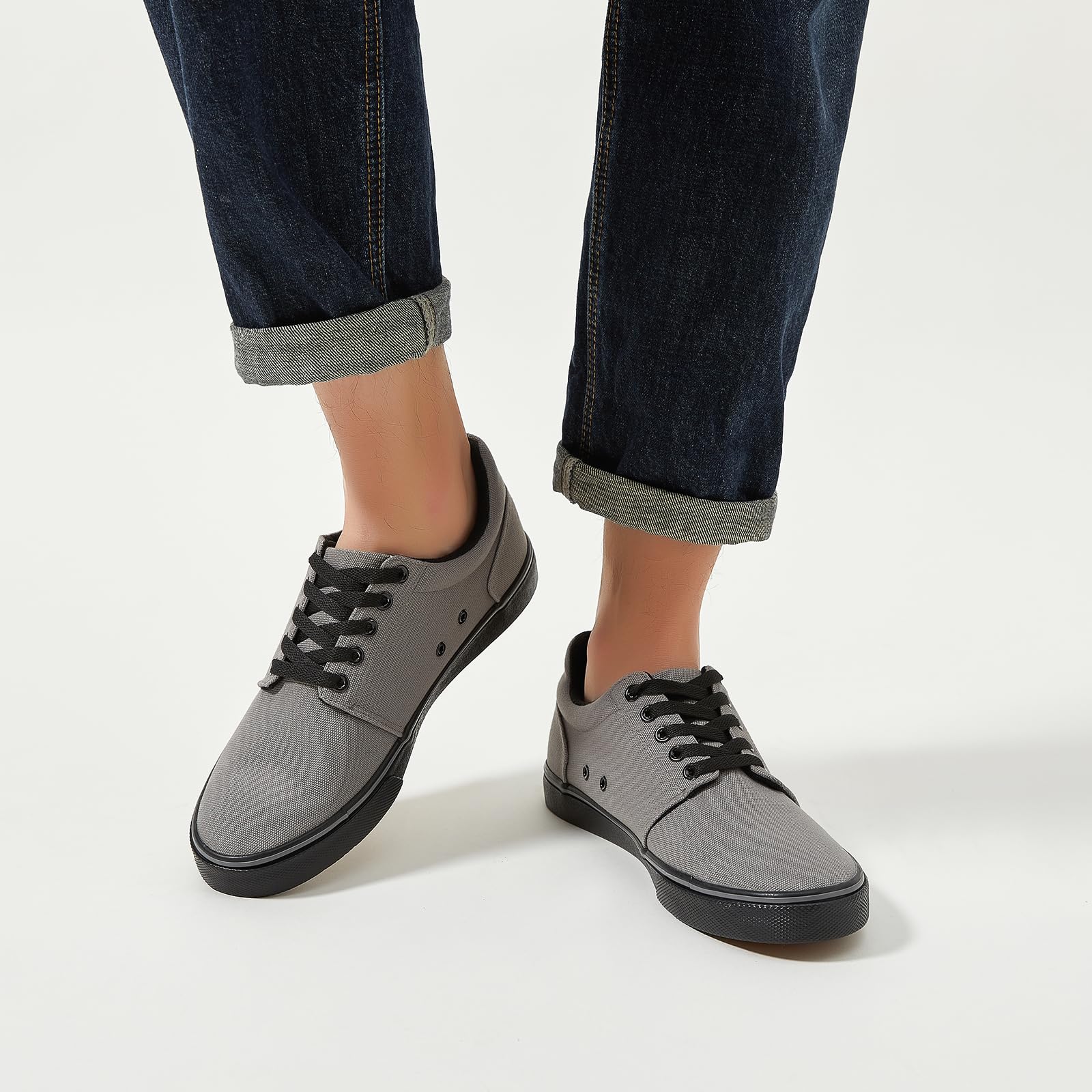 **Men's Classic Canvas Sneakers - Low Top Lace-Up Comfortable Skate Casual Shoes for Everyday Wear & Street Style**    *Use Scenarios: Perfect for casual outings, skateboarding, streetwear fashion, and everyday comfort.*