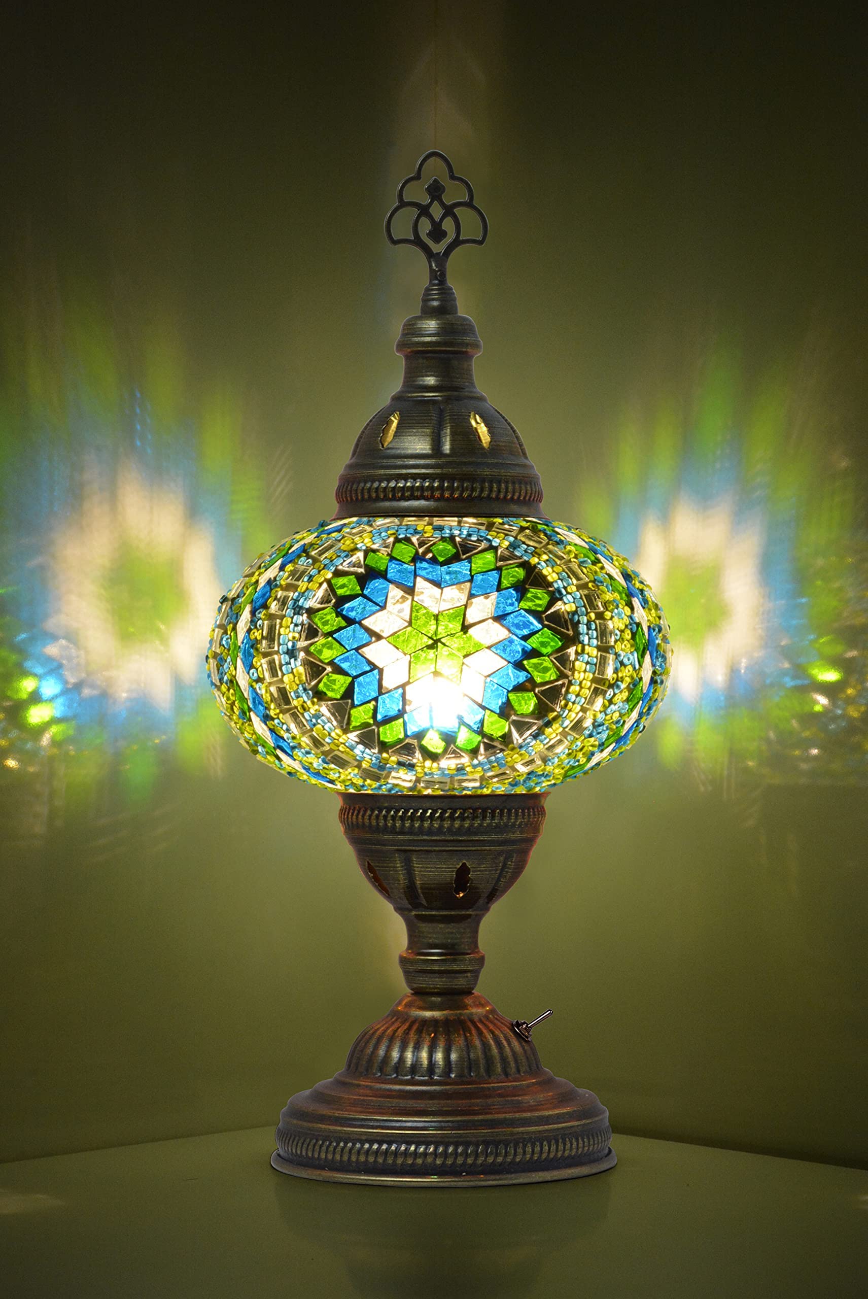 Battery Operated Turkish Mosaic Table Lamp with Built-in LED Light - Cordless Moroccan Decorative Glass Vintage Lamp Shade - Portable Stained Glass Desk & Bedside Lamp for Home Decor, Living Room, Bedroom, Office