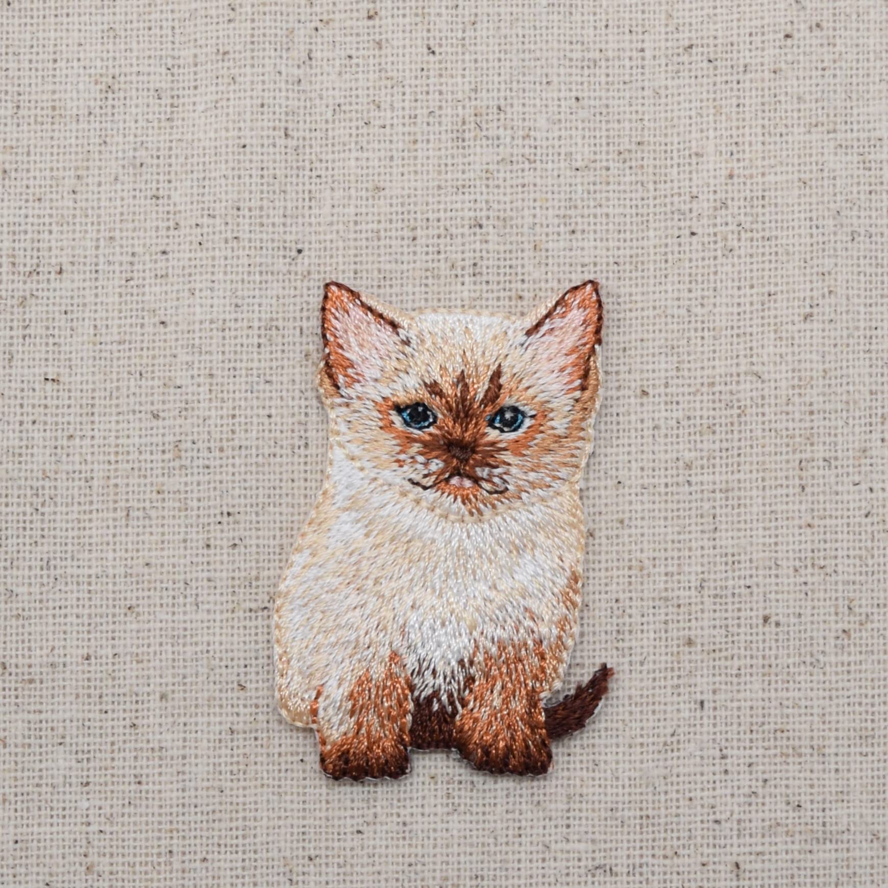 Tan Kitty Cat Embroidered Iron-On Patch for Pets & Animals - Perfect for DIY Crafts, Jackets, Backpacks & Costume Customization