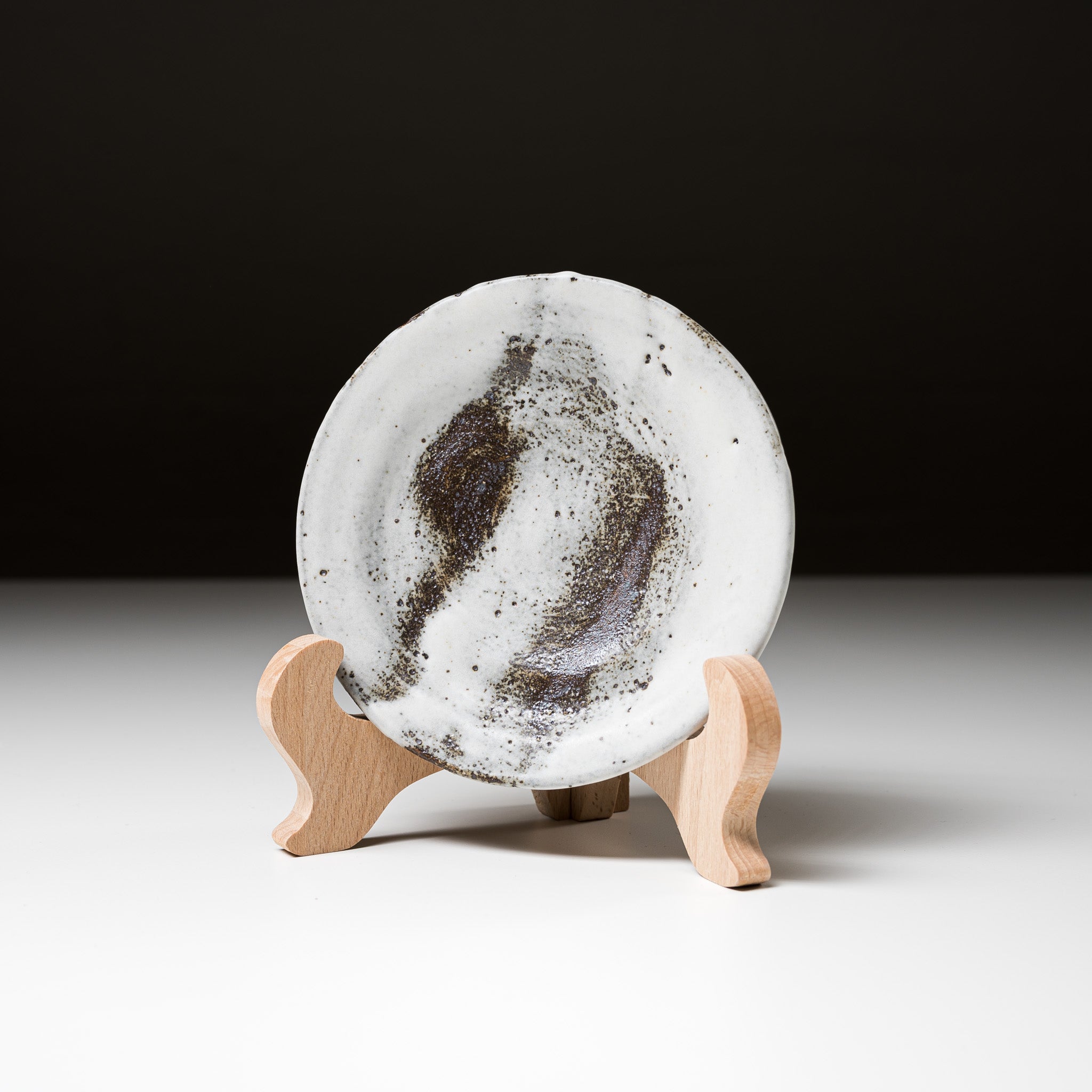 NINSHU Single Plate 13 cm - Elegant Ceramic Dish for Sushi, Desserts & Appetizers | Perfect for Japanese Dining, Tea Parties & Home Decor