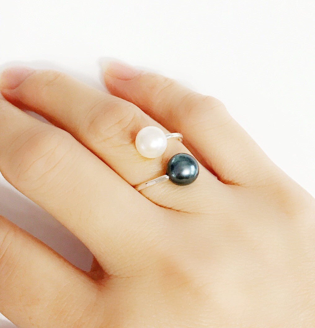 Leia Black & White Pearl Ring (R156) - Elegant Jewelry for Women, Perfect for Weddings, Parties & Special Occasions