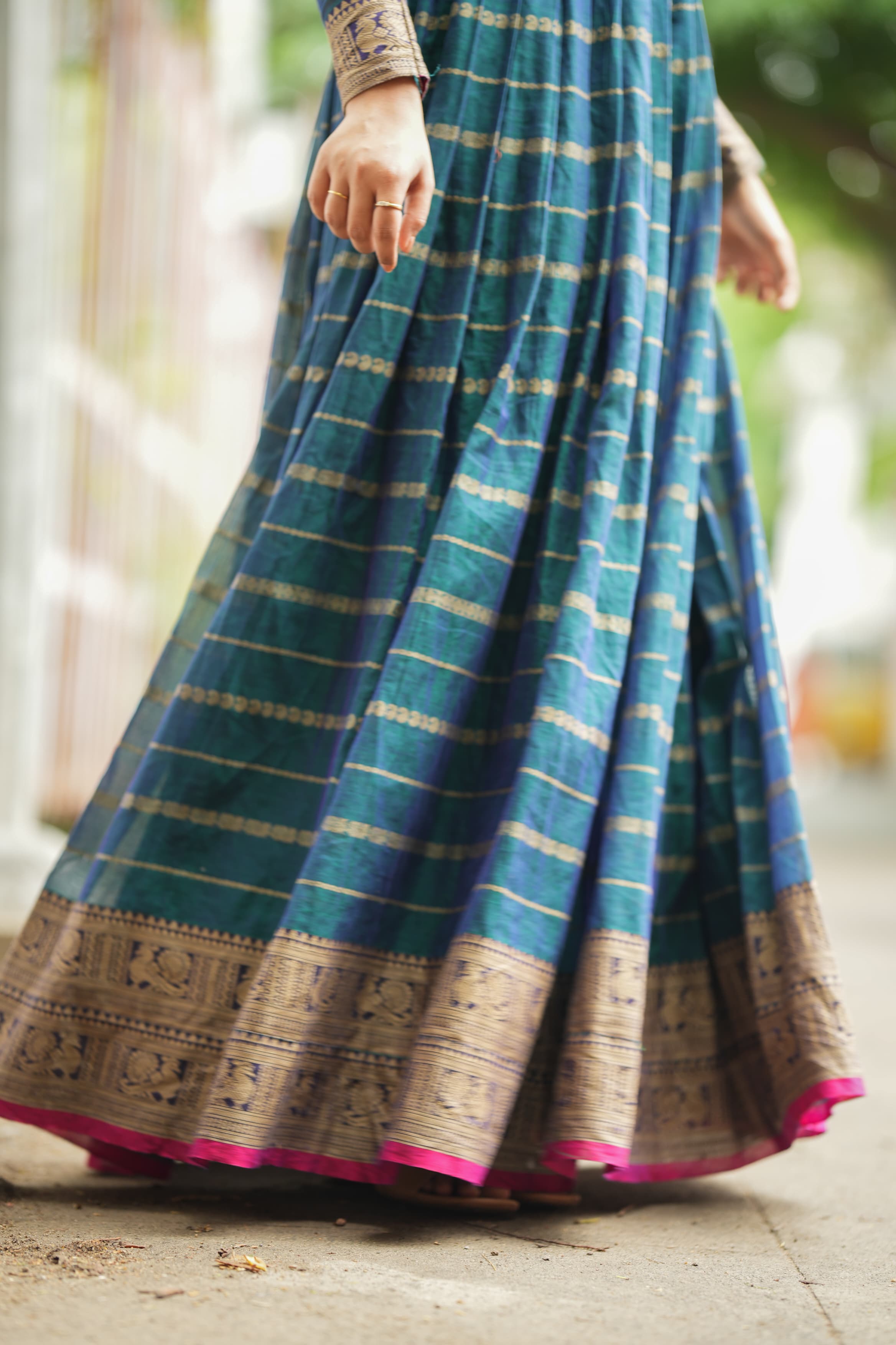 DD581 Aadhini Pure Handloom Cotton Saree - Soft Breathable Traditional Indian Wear for Women - Perfect for Weddings, Festivals & Special Occasions