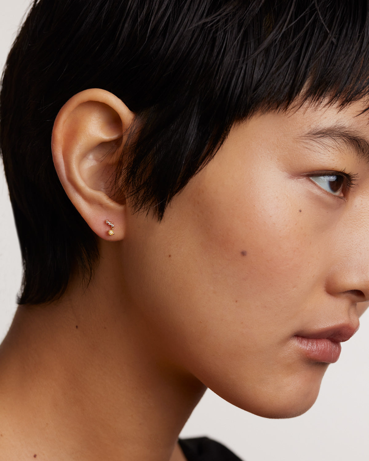 GRID Astrid Gold Earrings for Women - 14K Gold Plated Hoop Earrings, Minimalist Dainty Jewelry Gift for Her - Perfect for Everyday Wear, Parties & Special Occasions