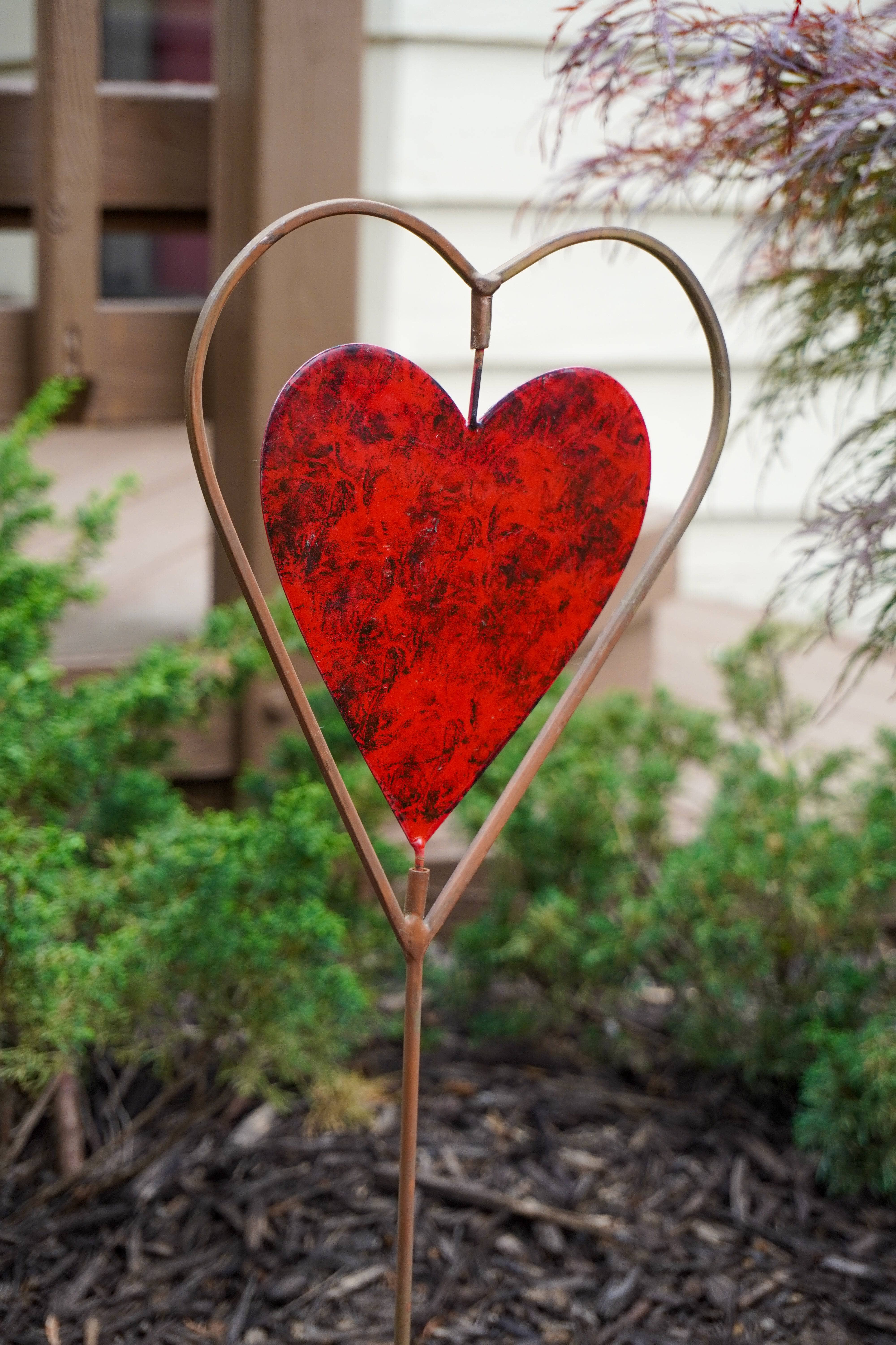 Red Heart Disc Garden Stake - Decorative Metal Yard Art for Outdoor Decor, Valentine's Day Gift, and Garden Landscaping | Perfect for Flower Beds, Patios, and Backyard Decorations